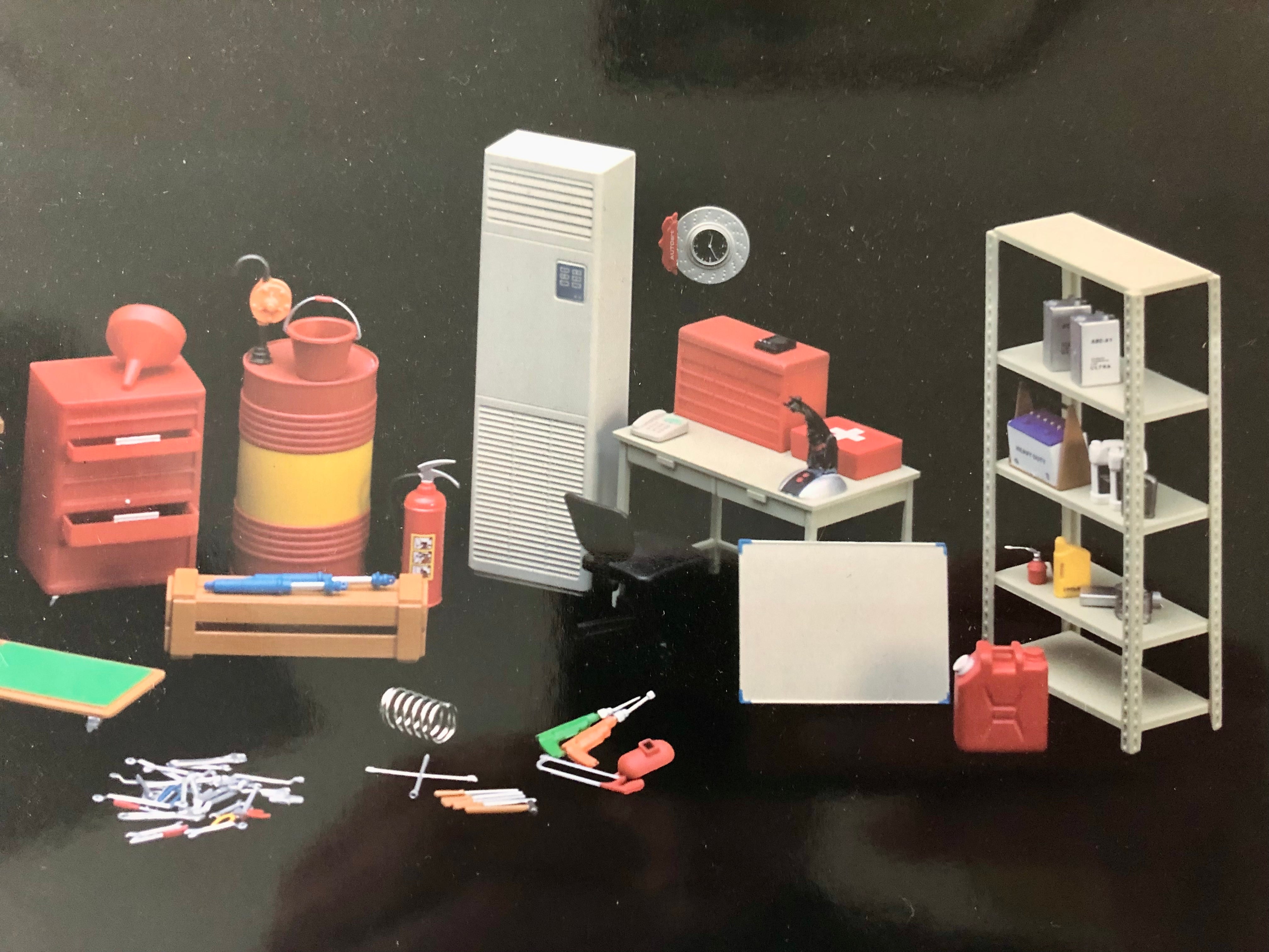 Garage/Workshop Diorama set 1:18 scale