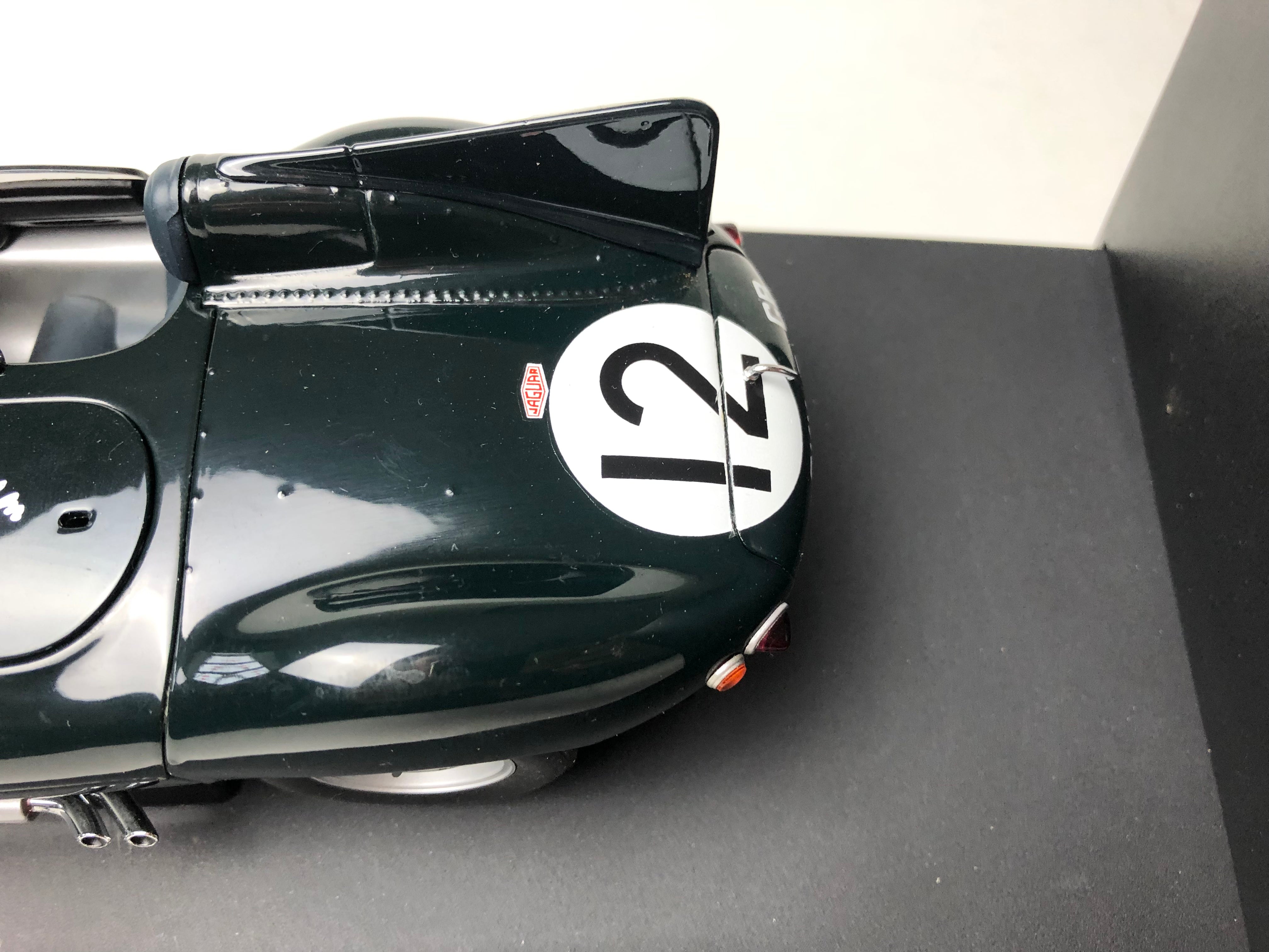 AutoArt 1:18 1954 Jaguar D Type #12 Signed Stirling Moss