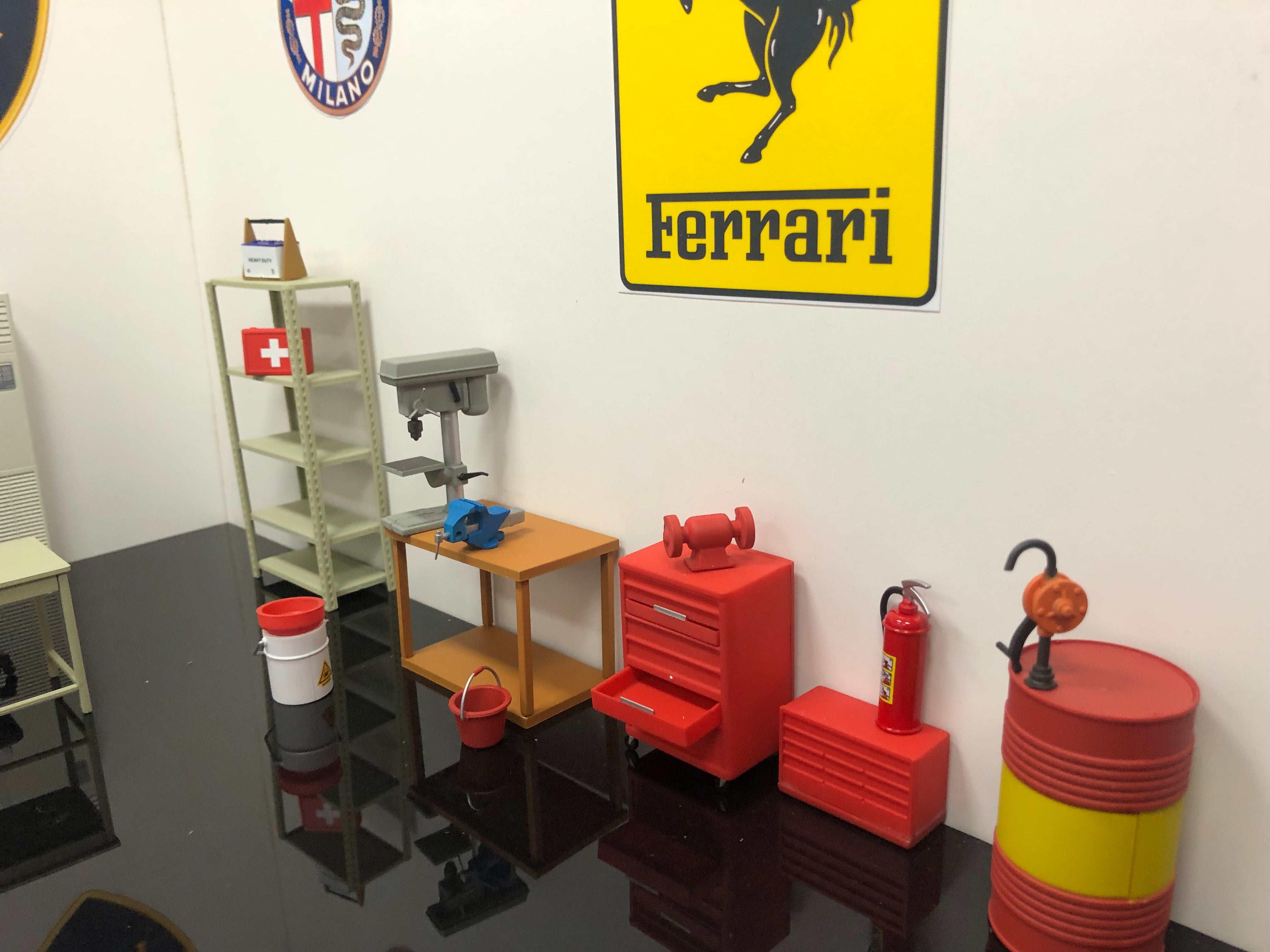 Garage/Workshop Diorama set 1:18 scale