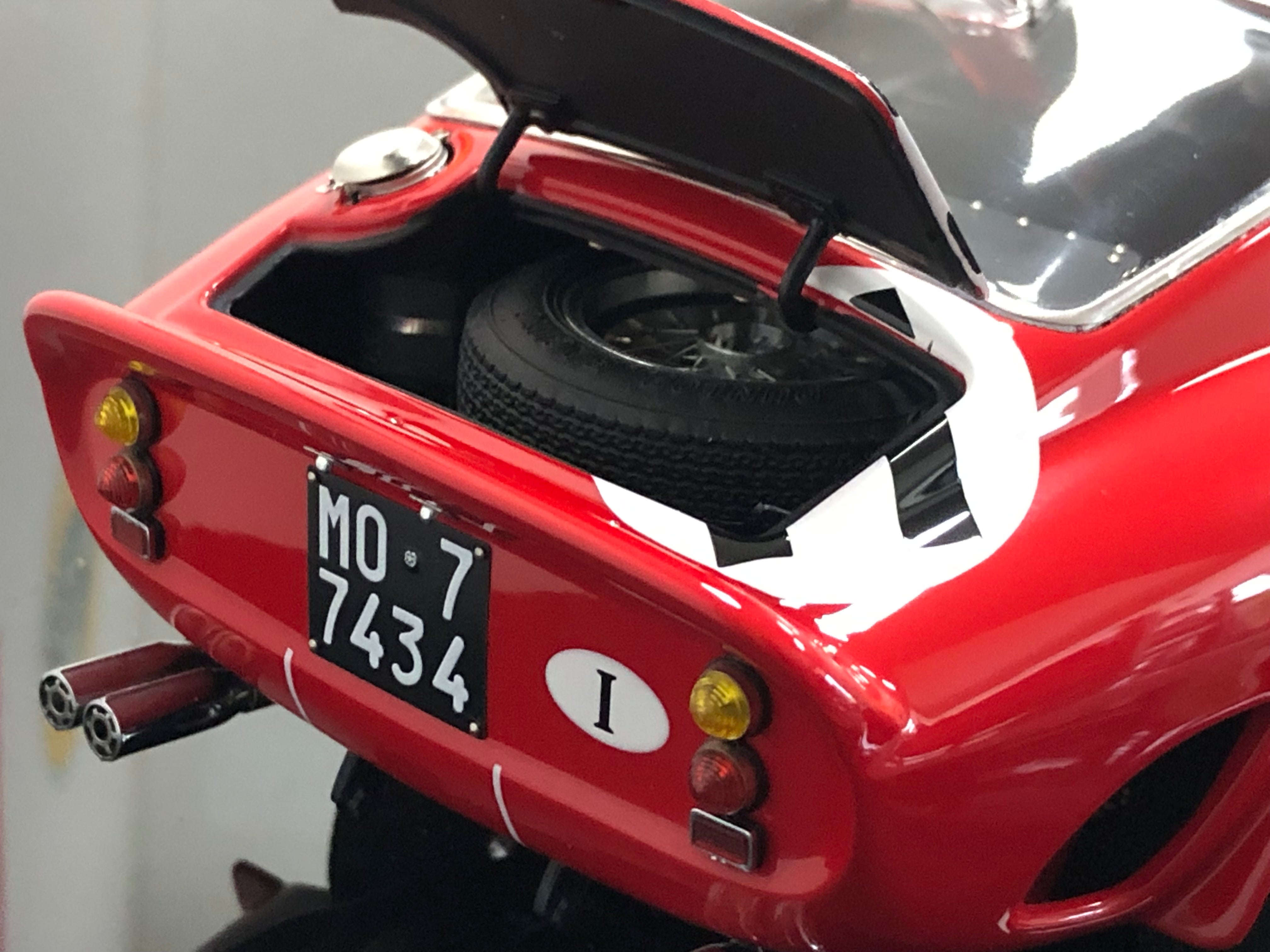 CMC 1:18 scale 1962 Ferrari 250 GTO M249 #11