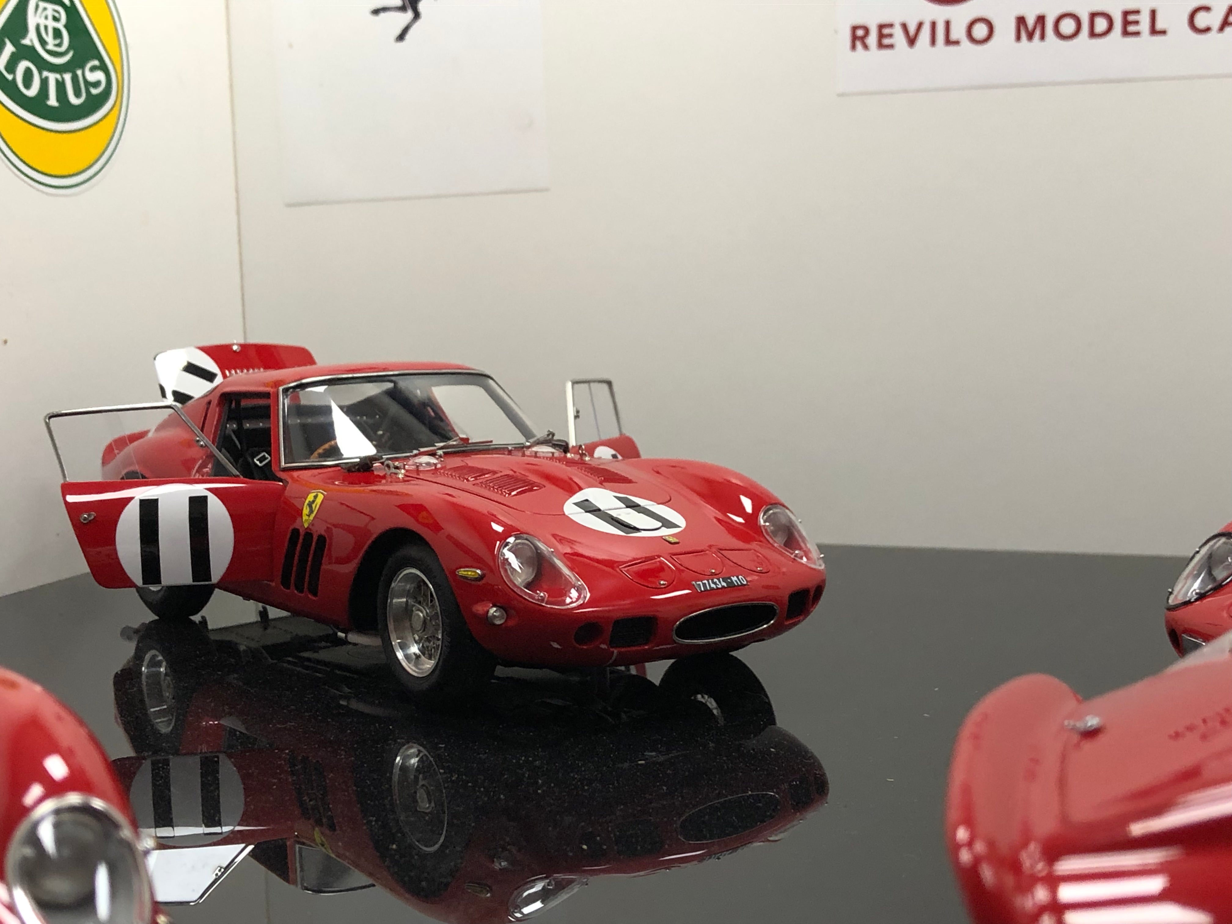 CMC 1:18 scale 1962 Ferrari 250 GTO M249 #11