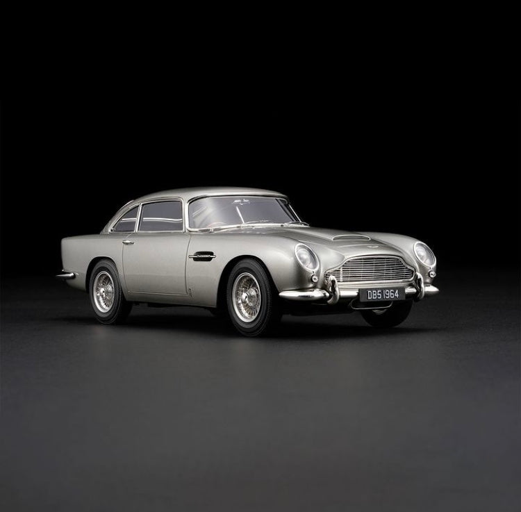 Amalgam 1:18 Aston Martin DB5 Vantage