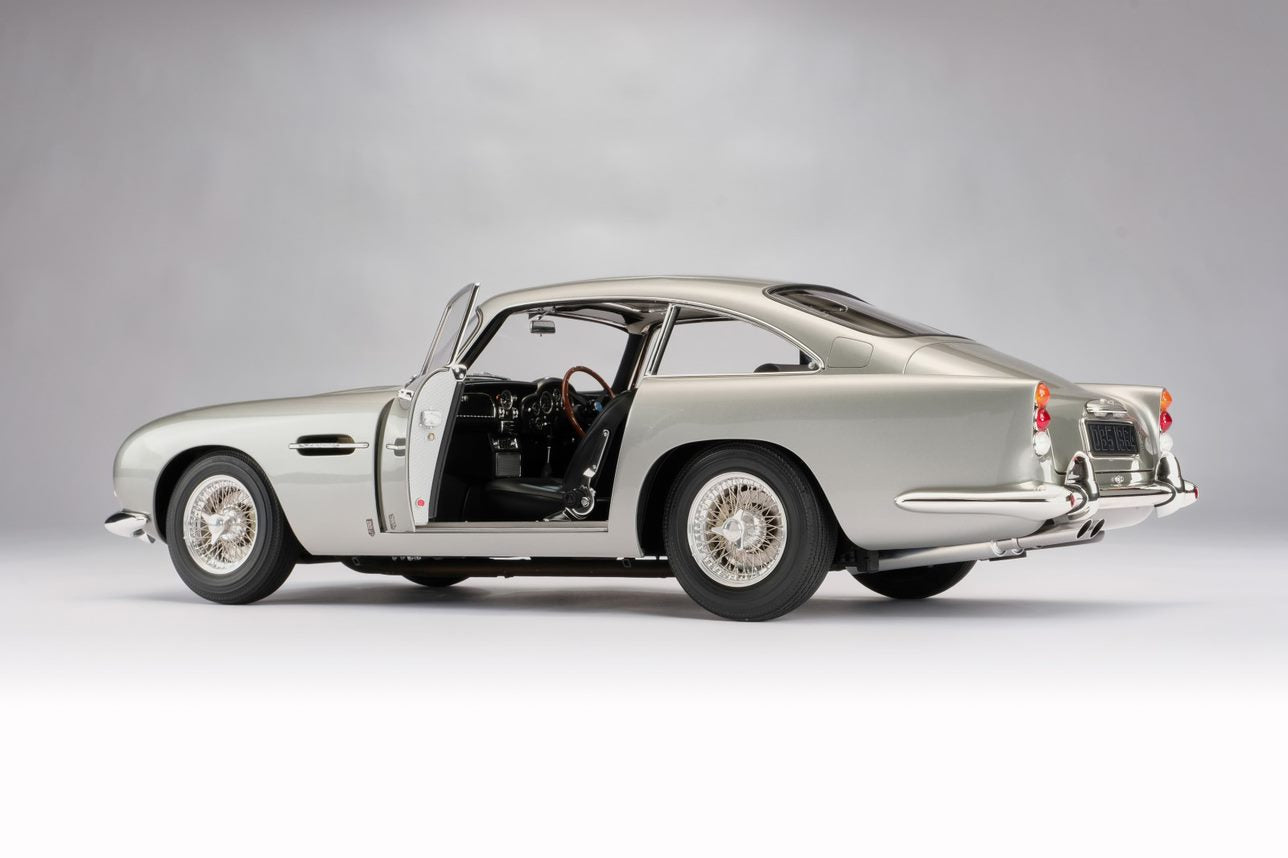 Amalgam 1:8 Aston Martin DB5