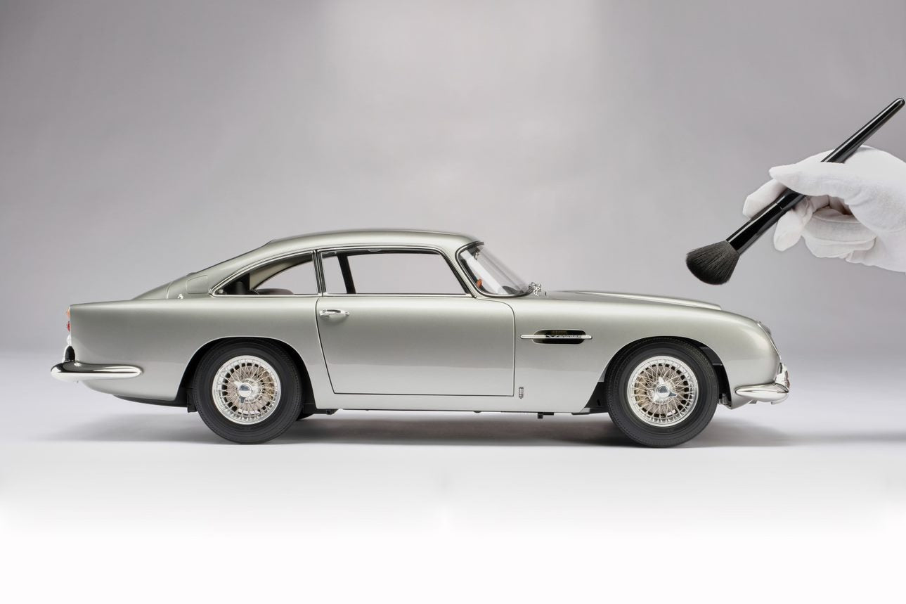 Amalgam 1:8 Aston Martin DB5