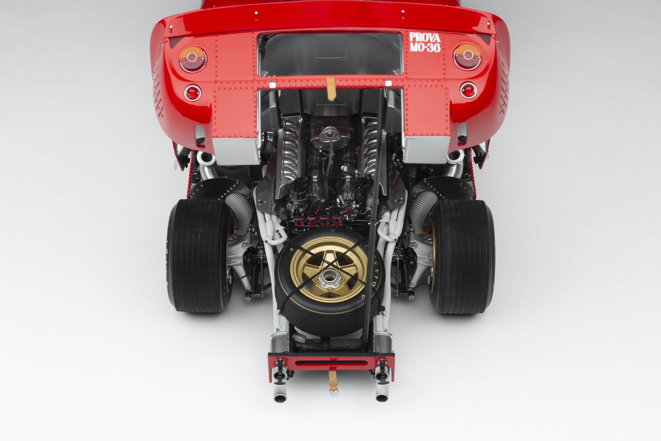 Amalgam Ferrari 330 P4 1:8 scale