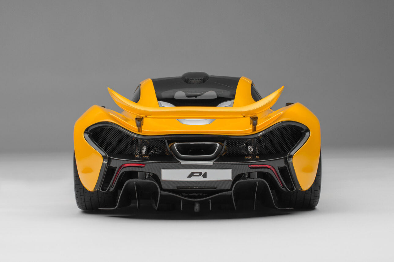 Amalgam 1:8 scale McLaren P1