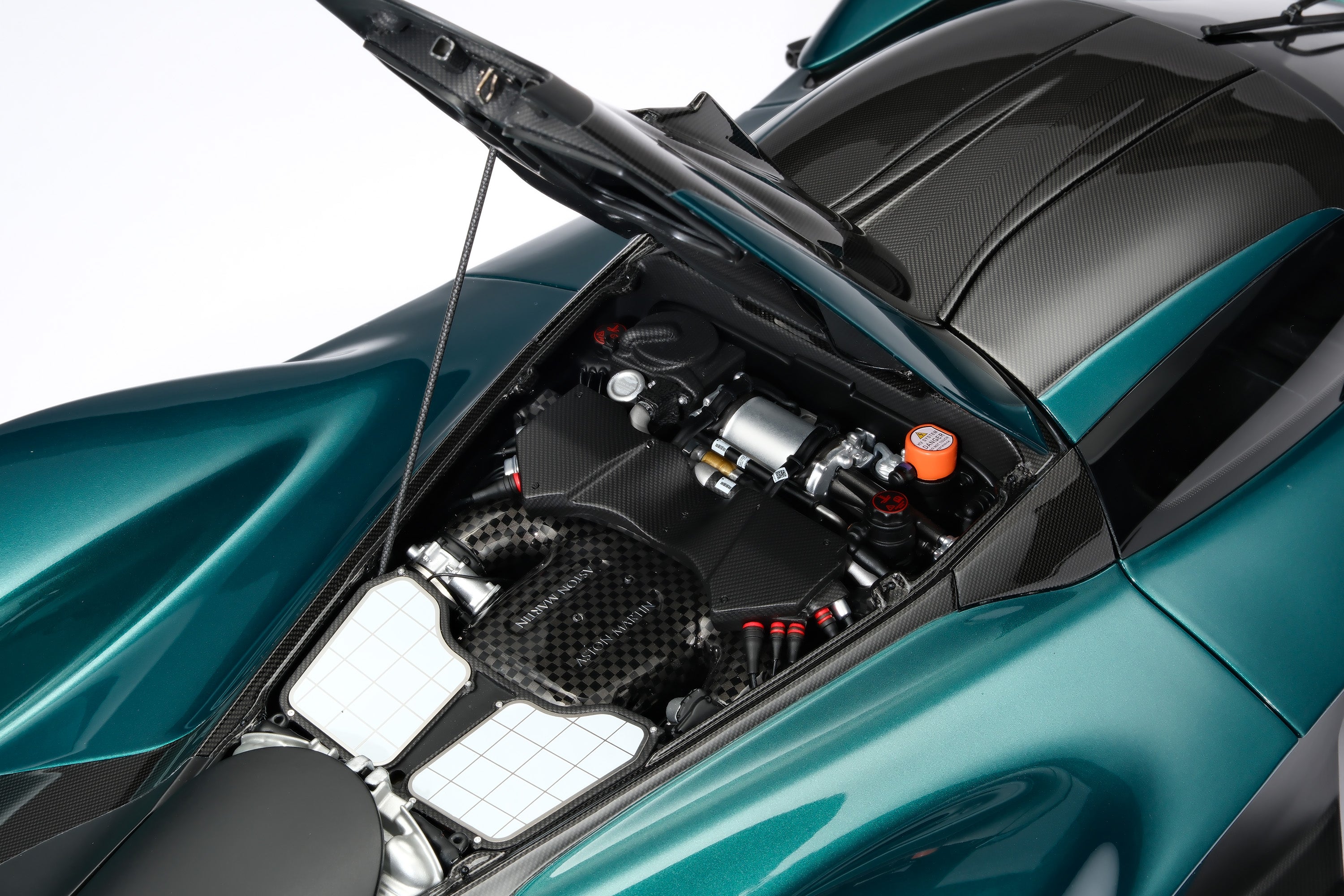 Amalgam 1:8 Aston Martin Valkyrie