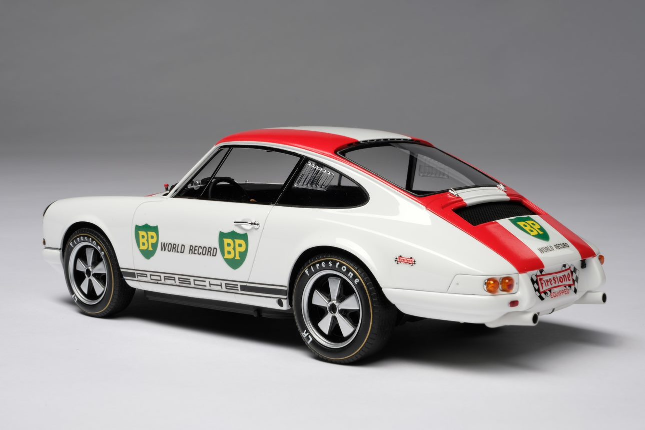Amalgam Porsche 911 RSR 1967 1:18 scale