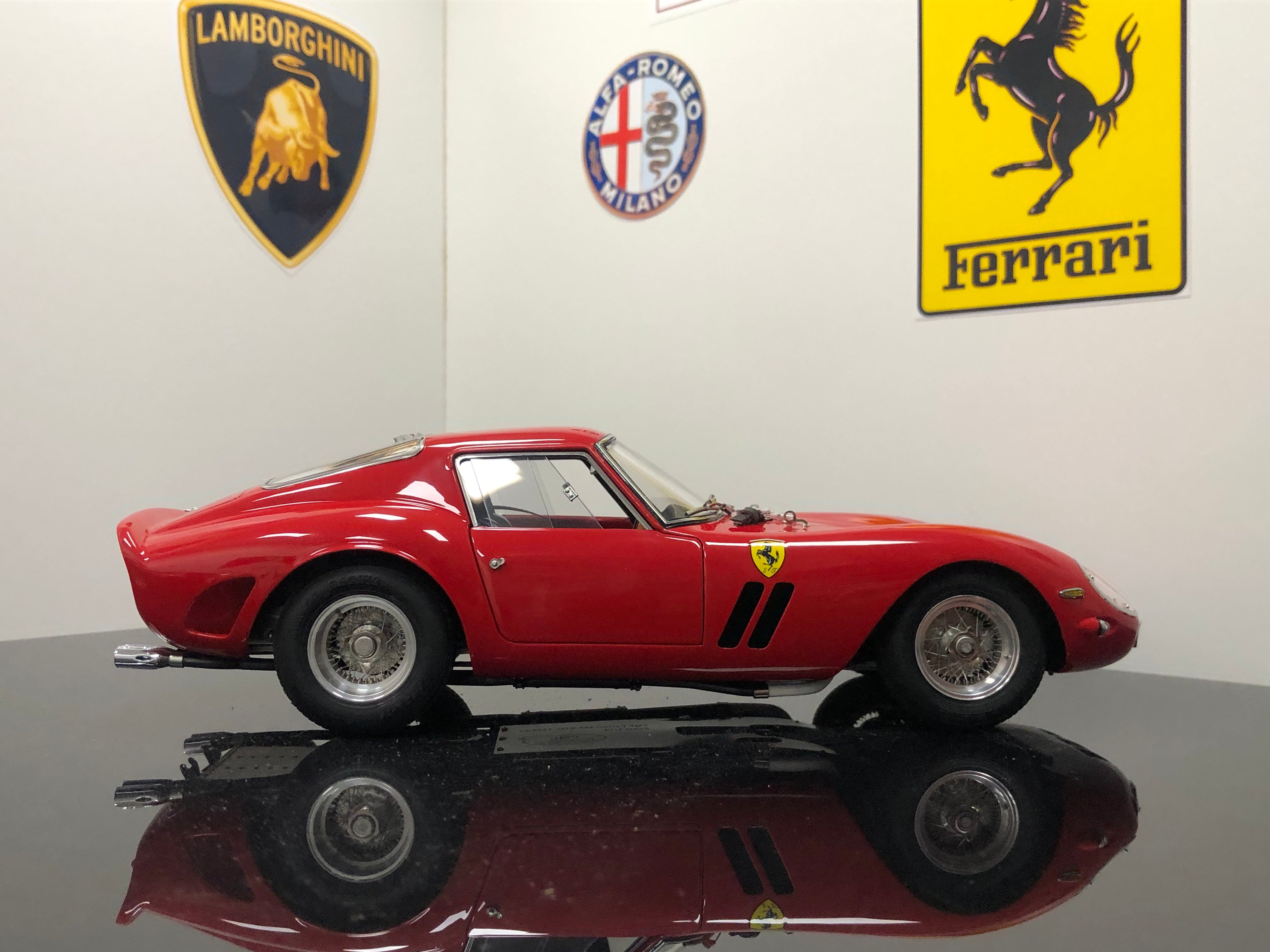CMC 1:18 scale 1962 Ferrari 250 GTO M256 Plain red