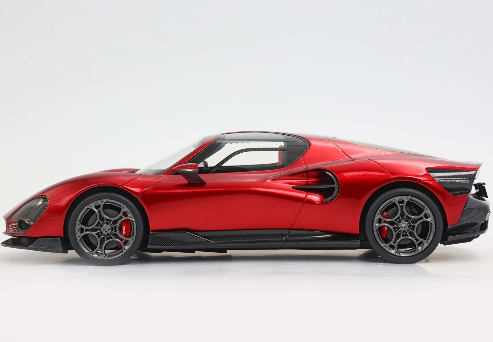 BBR 1:18 scale Alfa Romeo 33 Stradale 2025