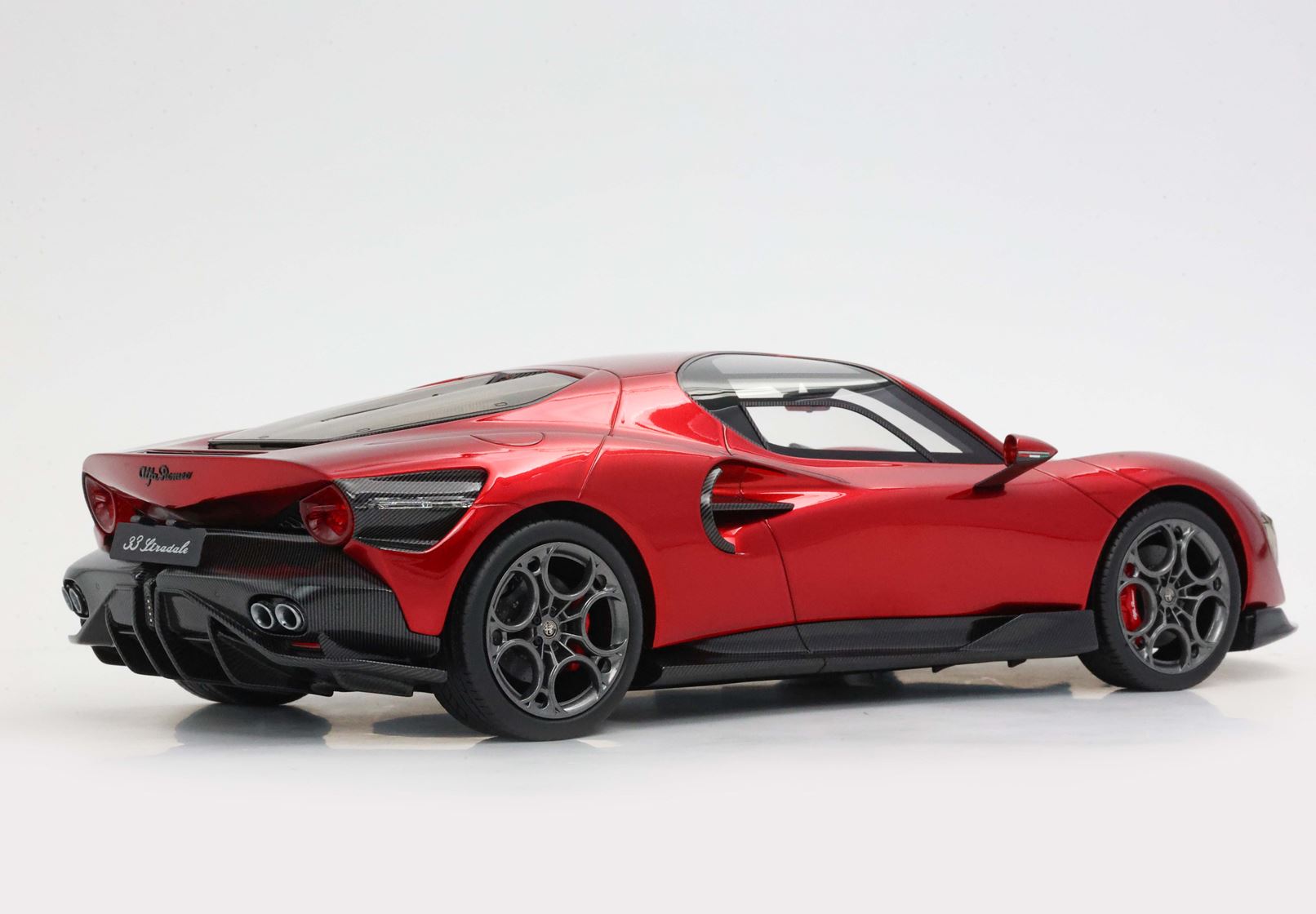 BBR 1:18 scale Alfa Romeo 33 Stradale 2025