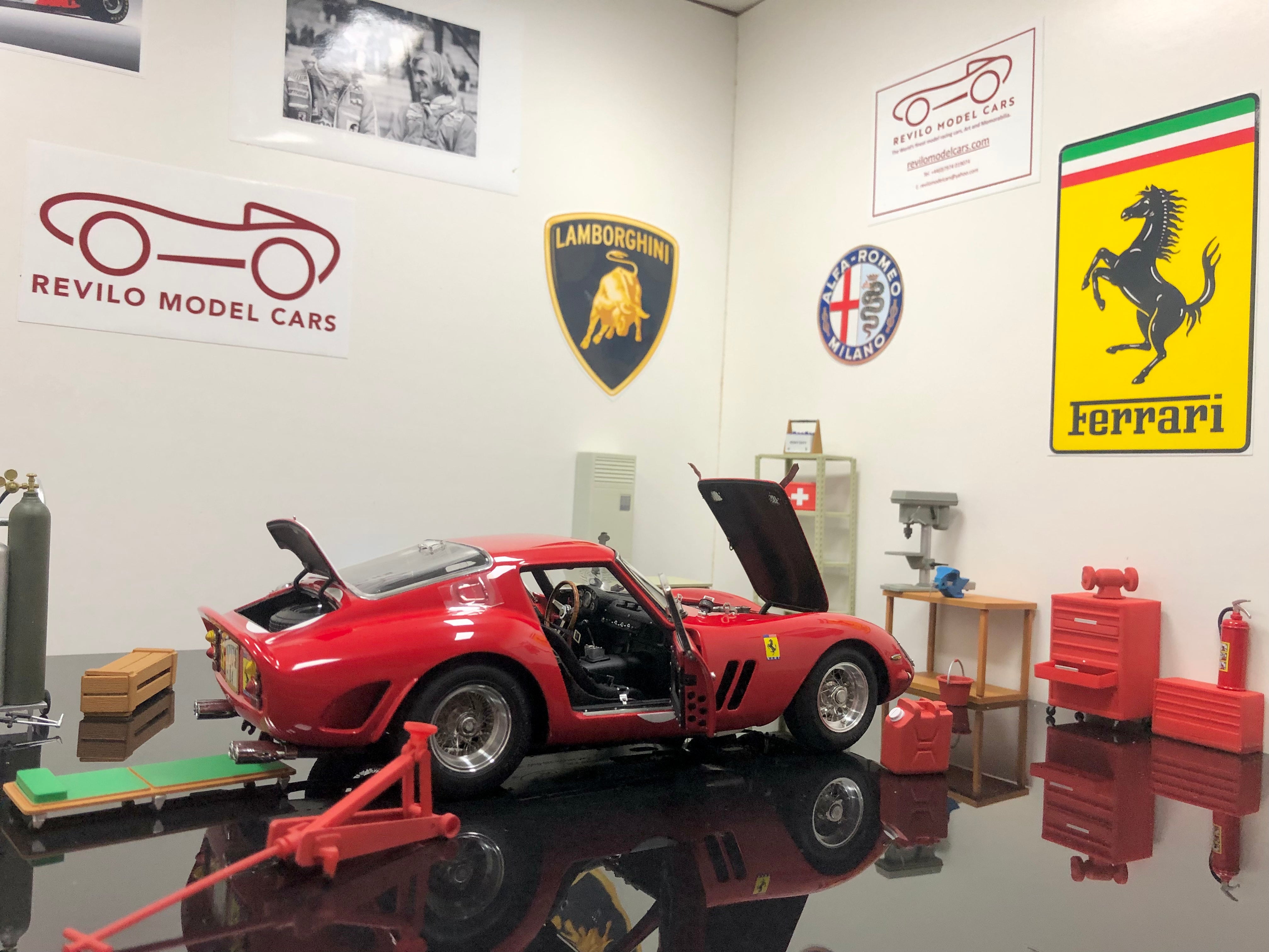 Garage/Workshop Diorama set 1:18 scale