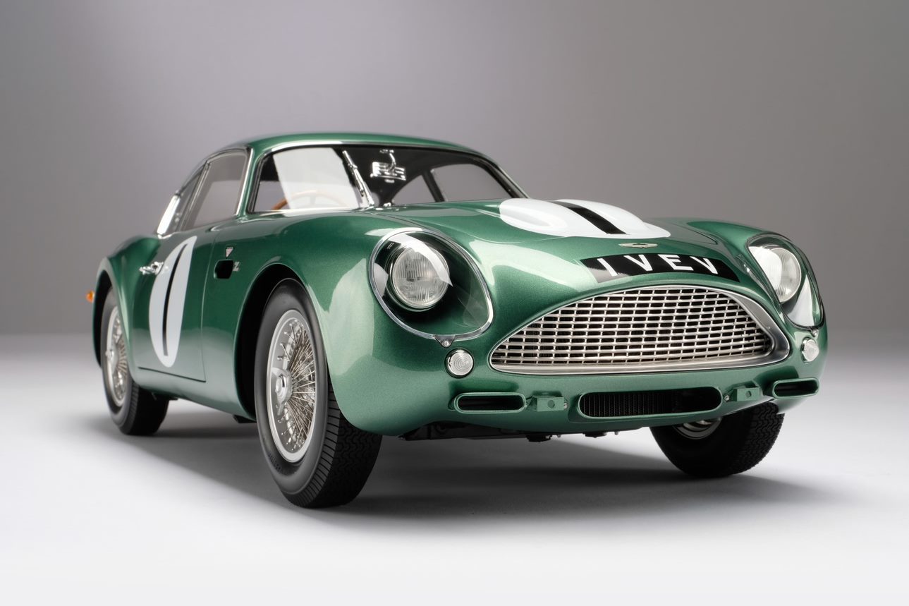 Amalgam 1:8 Aston Martin DB4 GT Zagato 1 VEV