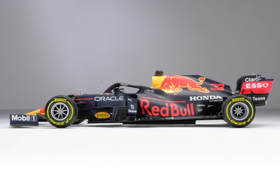 Amalgam 1:8 scale Red Bull RB16B Max Verstappen