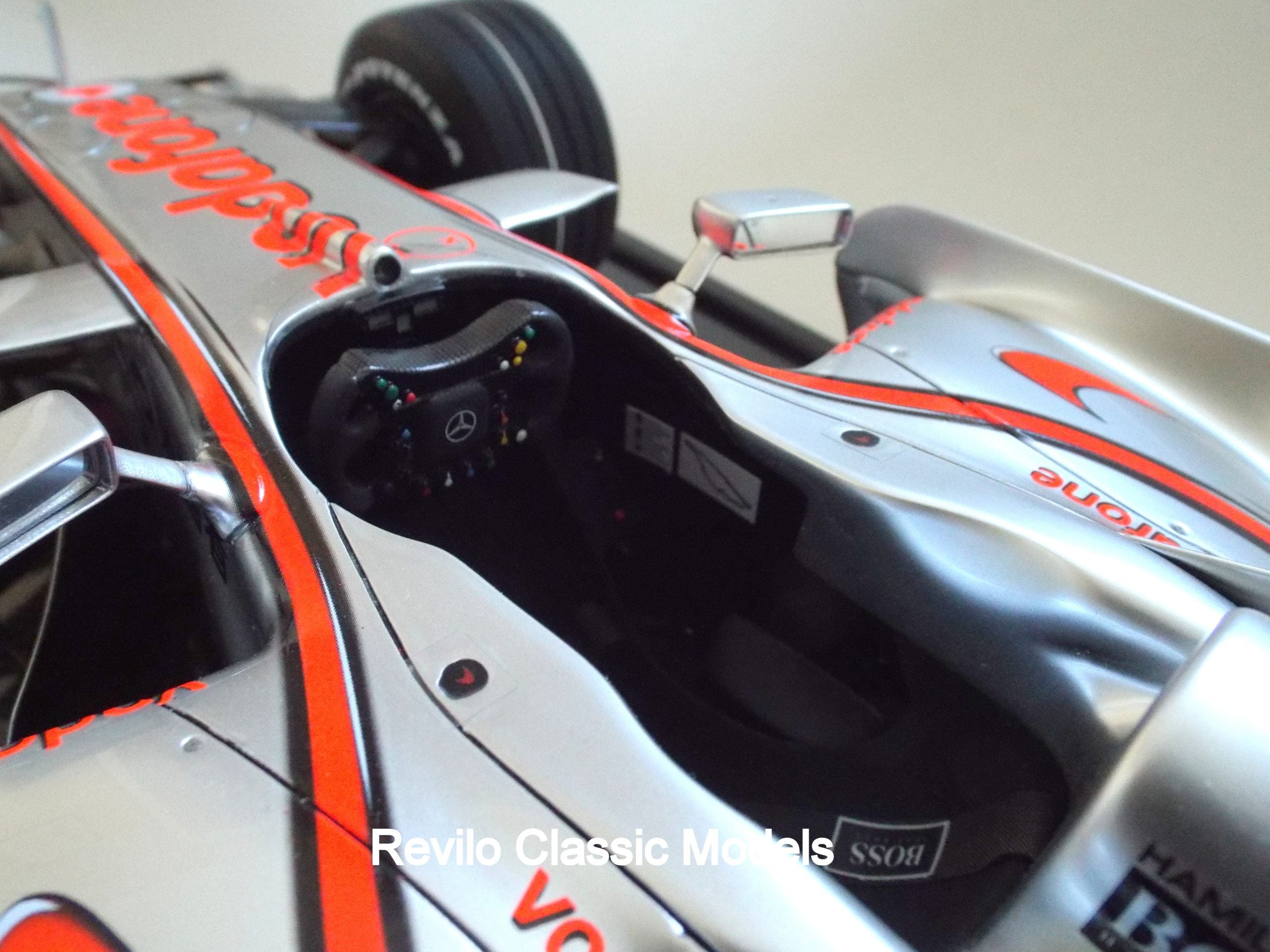 Amalgam-McLaren MP4-22 im Maßstab 1:8