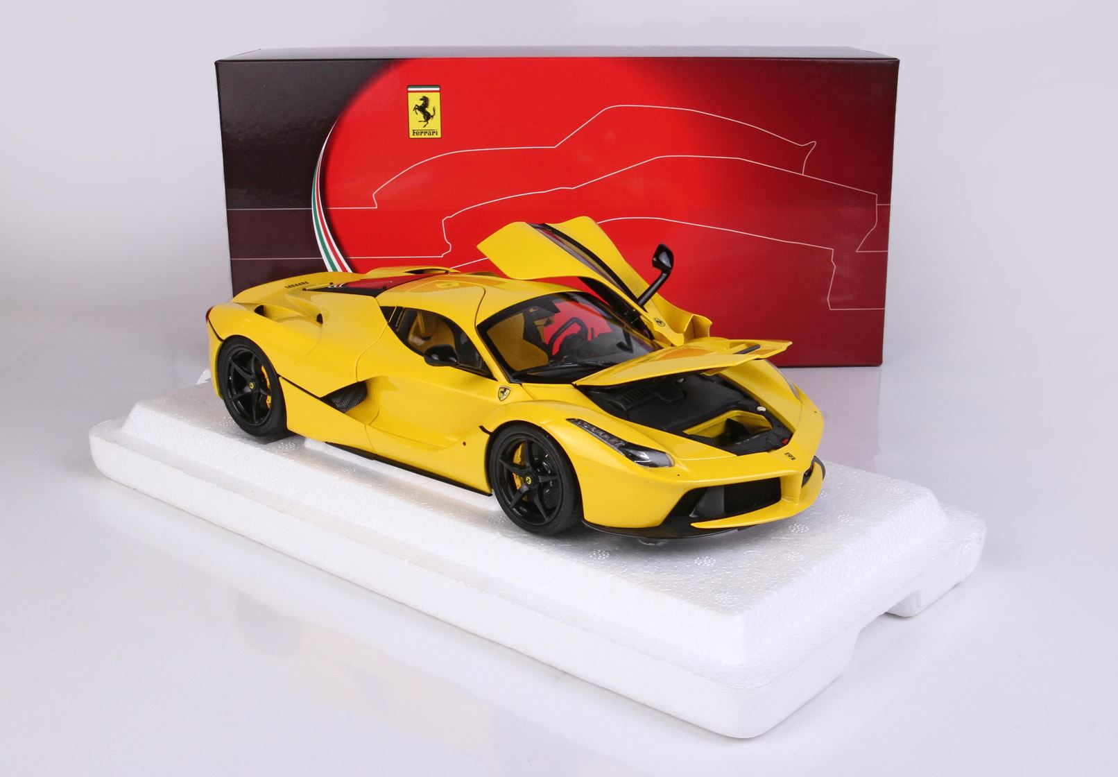 BBR La Ferrari 1:18 scale Diecast Yellow – Revilo Model Cars