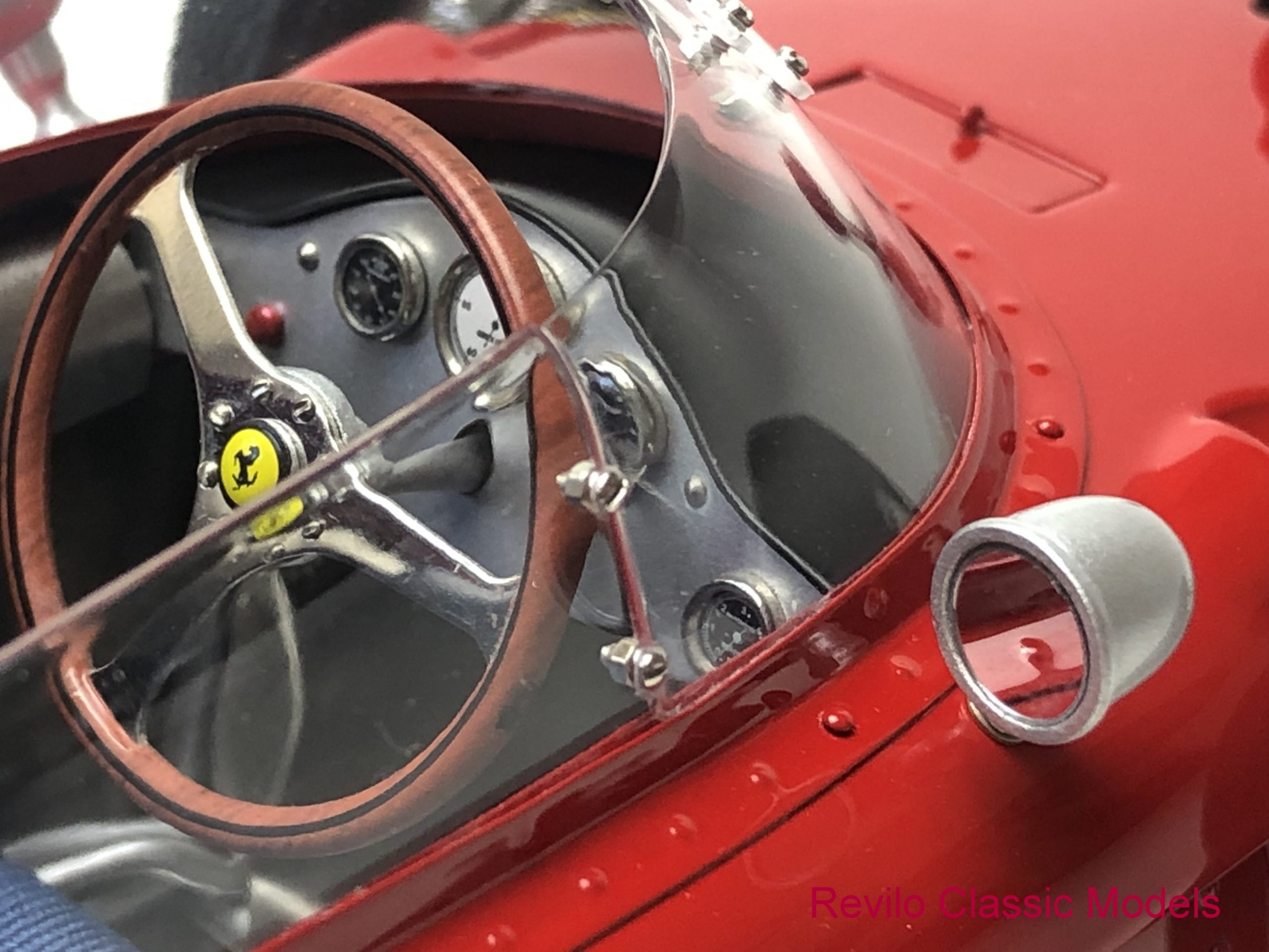 CMC C-007 1961 Ferrari 156 'Sharknose' 1:12 MUY RARO