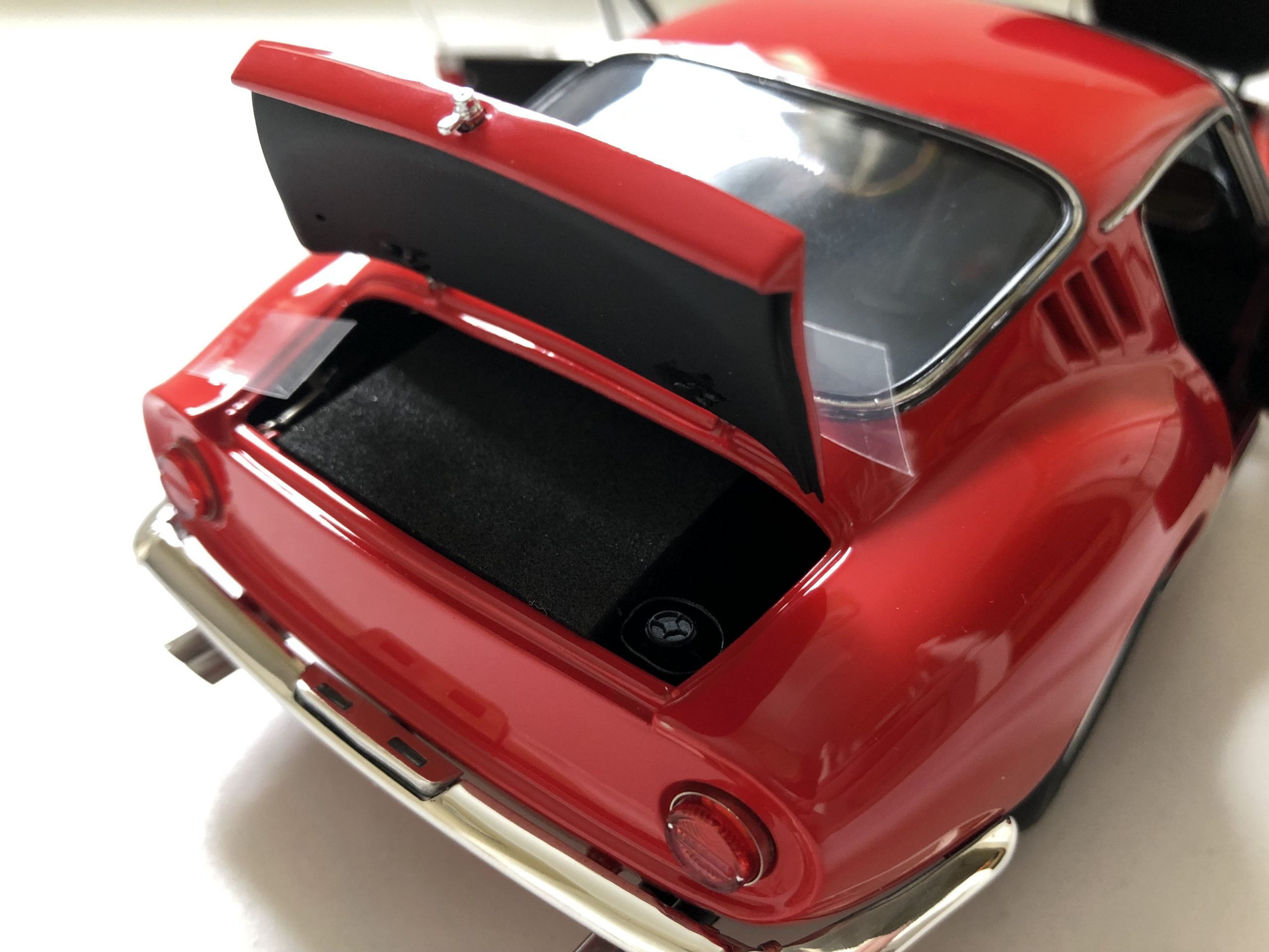 CMC M210 1:18 Ferrari 275 GTB/C Rojo