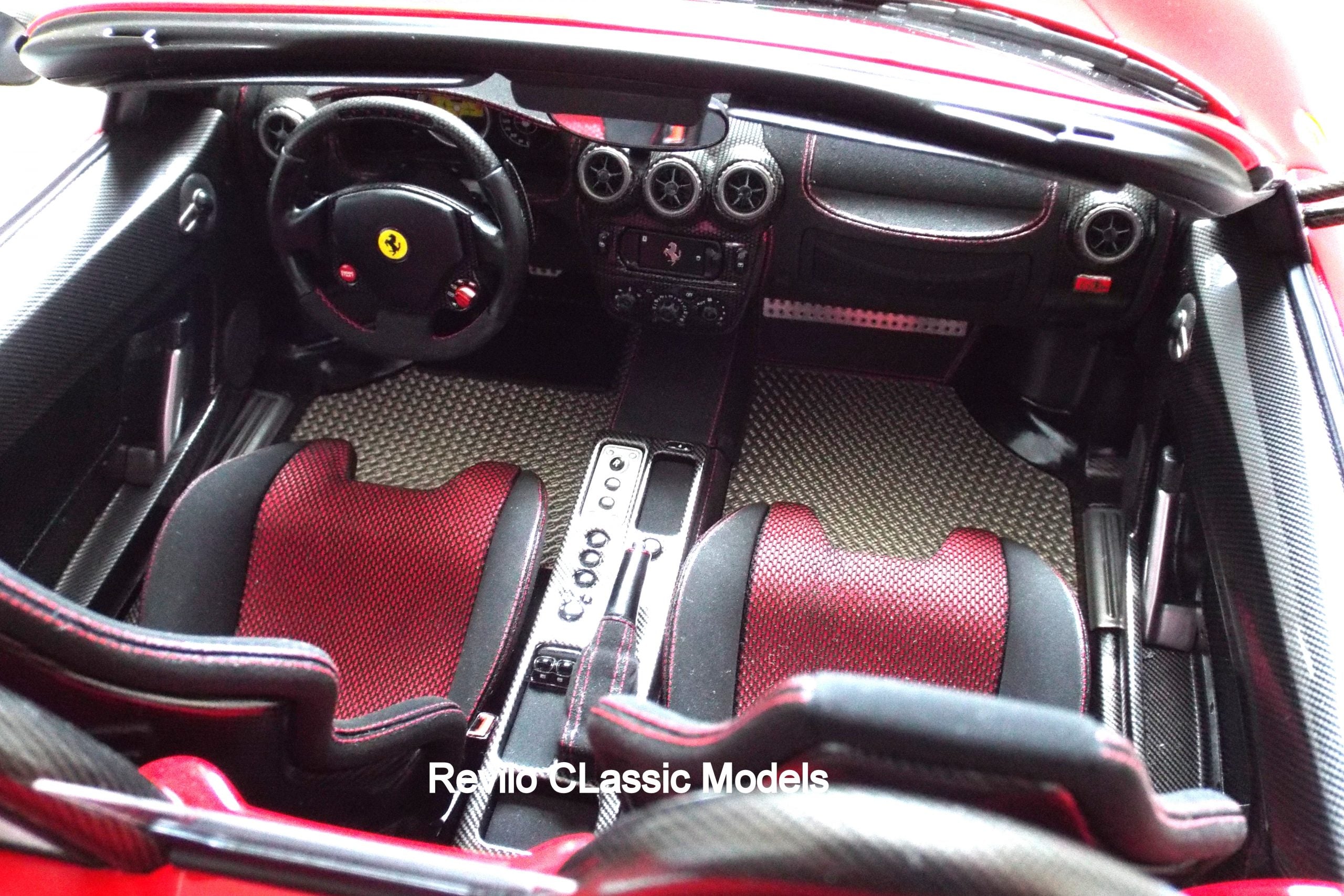 Amalgam 1:8 scale Ferrari F430