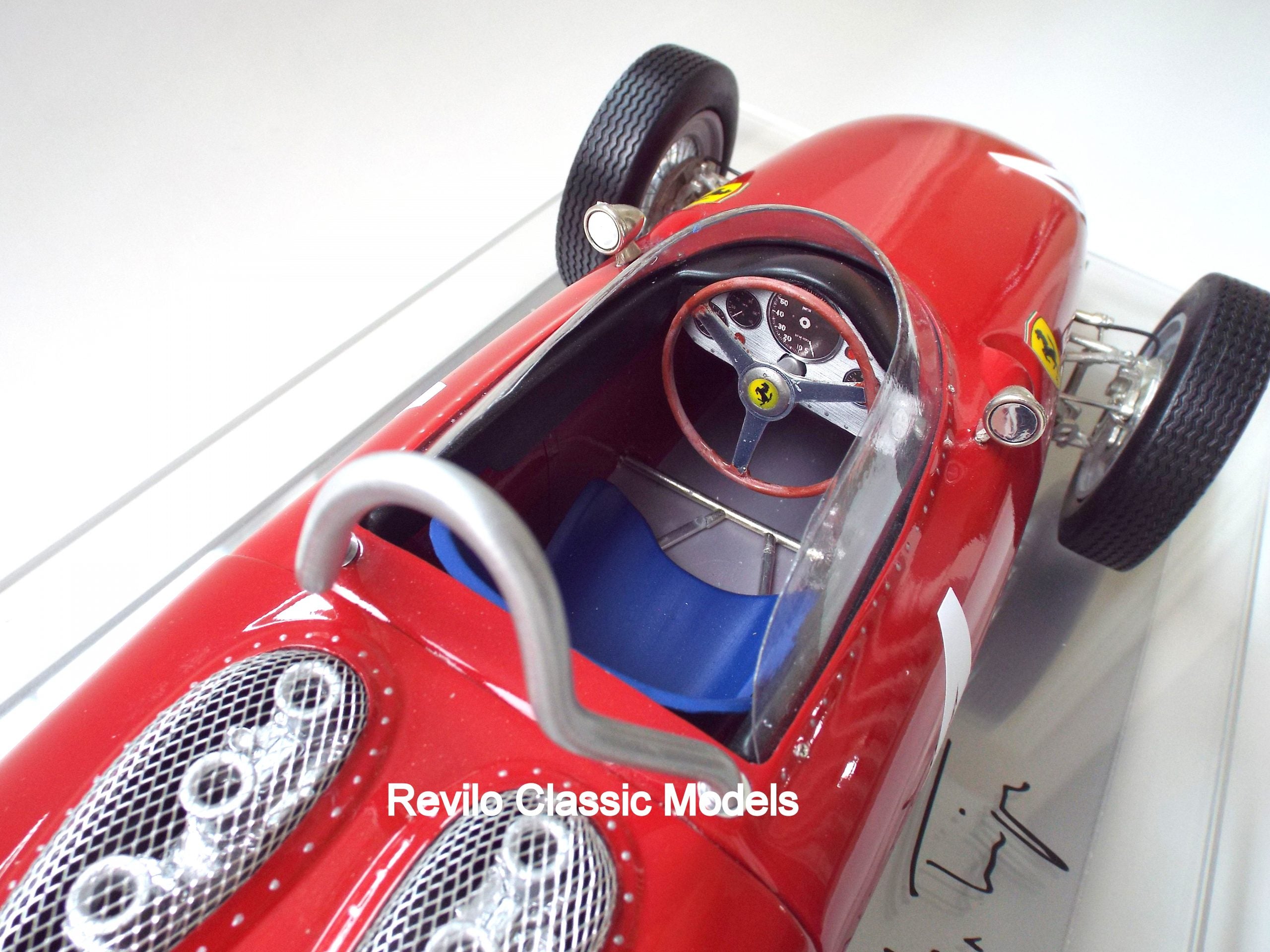 Ferrari 156 'Sharknose' escala 1:8 por Javan Smith