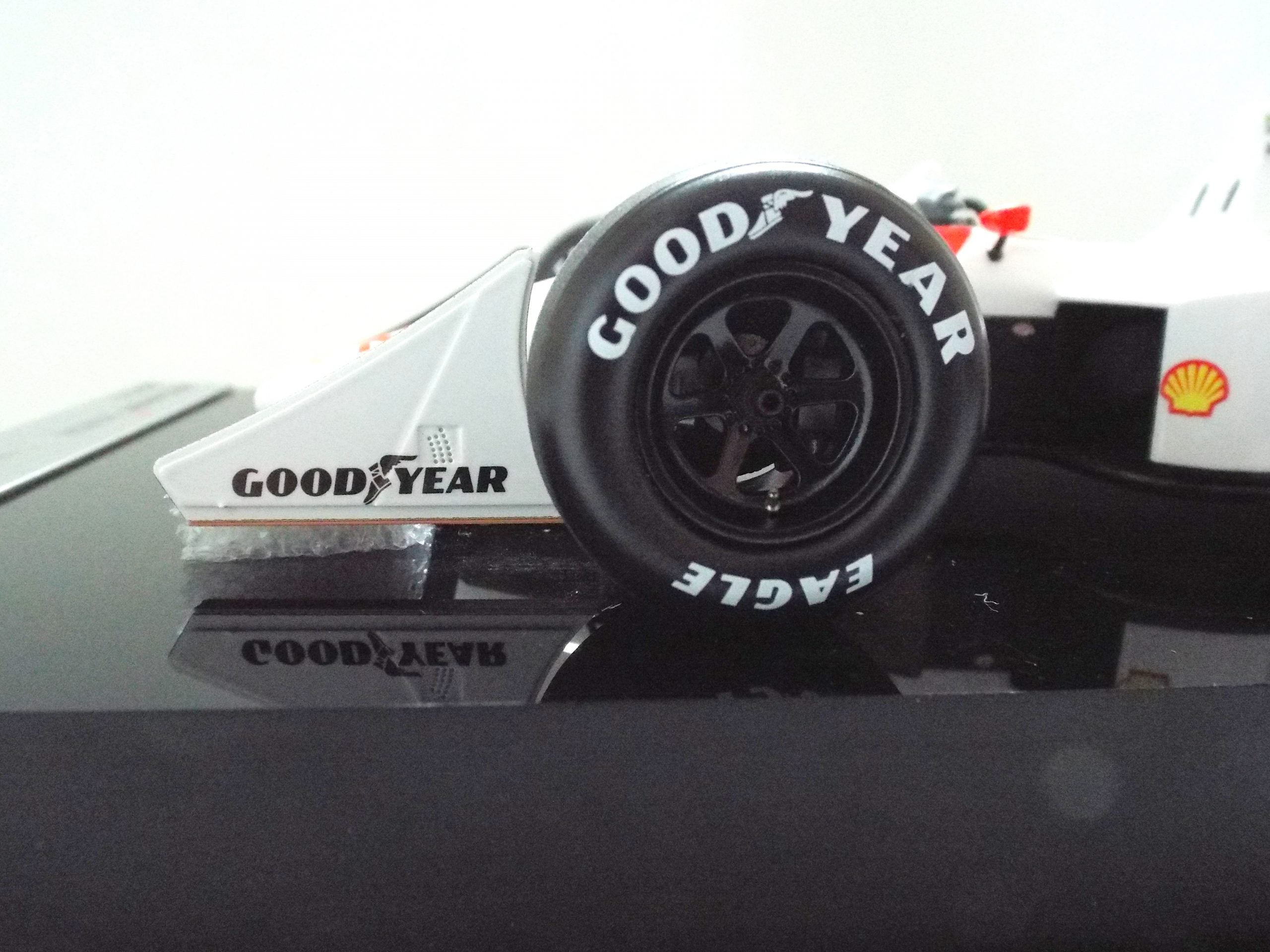 Amalgam McLaren MP4/4 1:18 scale