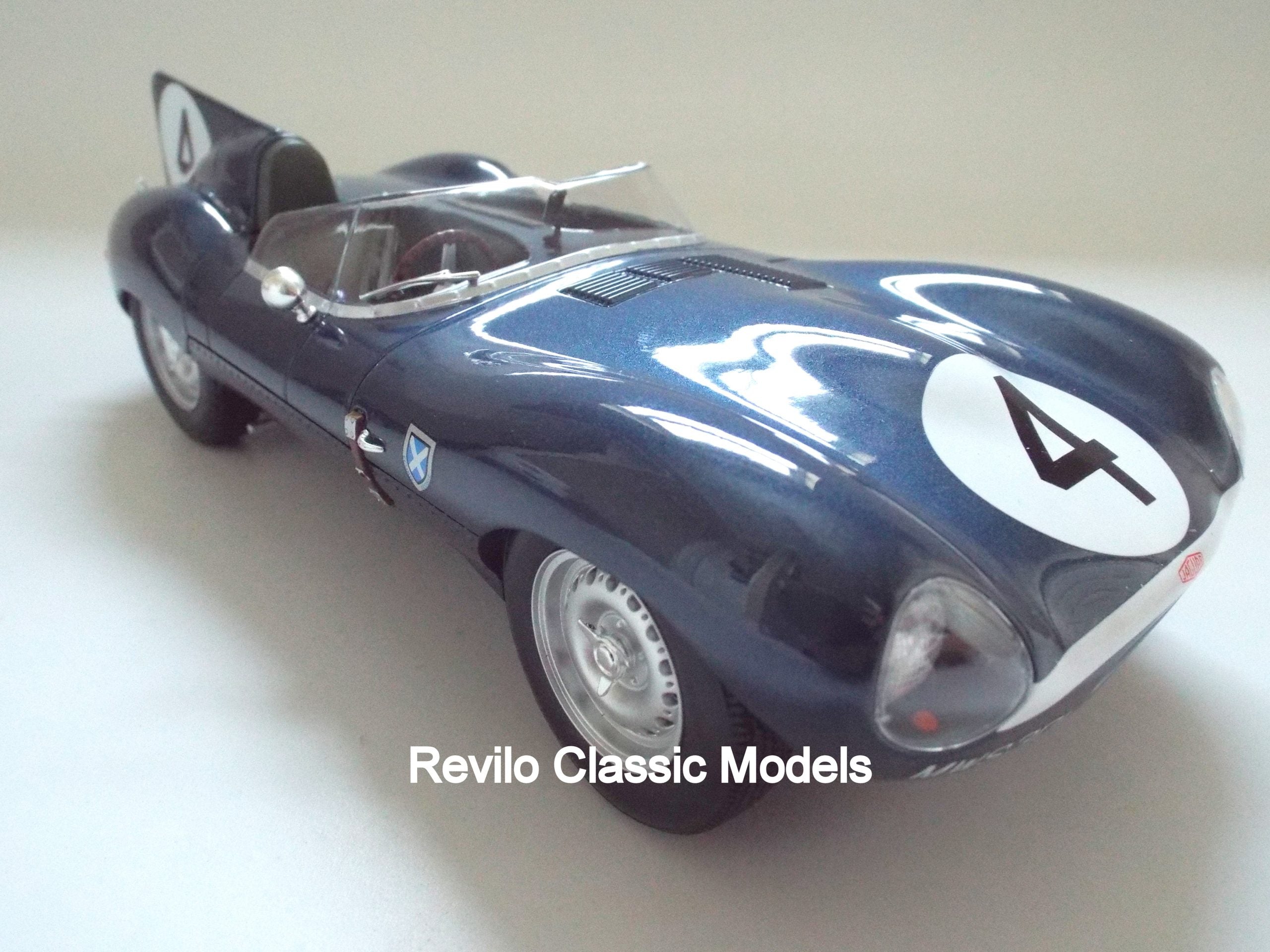 1956 Jaguar D Type 1:18 ganador de Le Mans #4