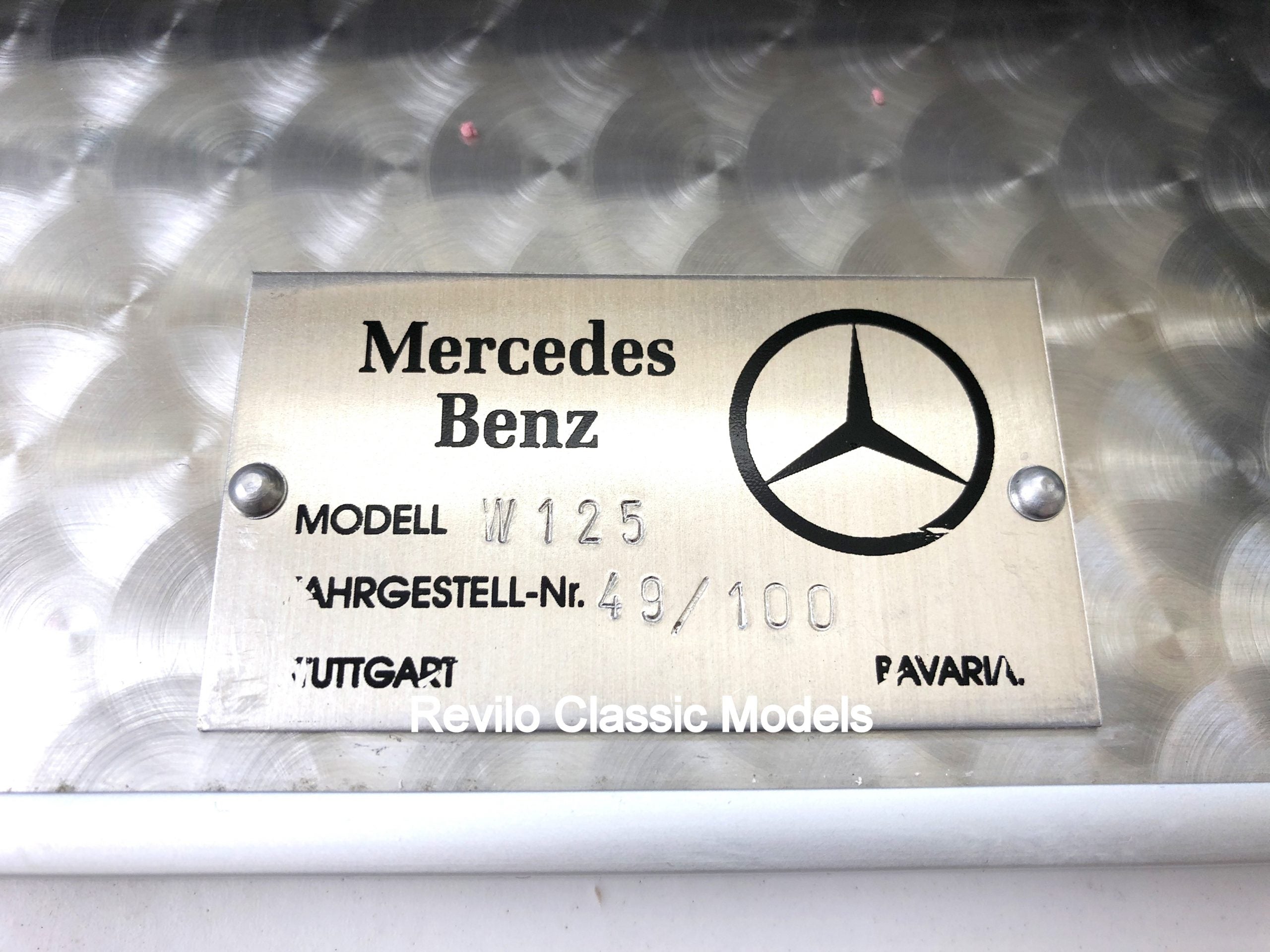 Mercedes W125 escala 1:8 por Javan Smith