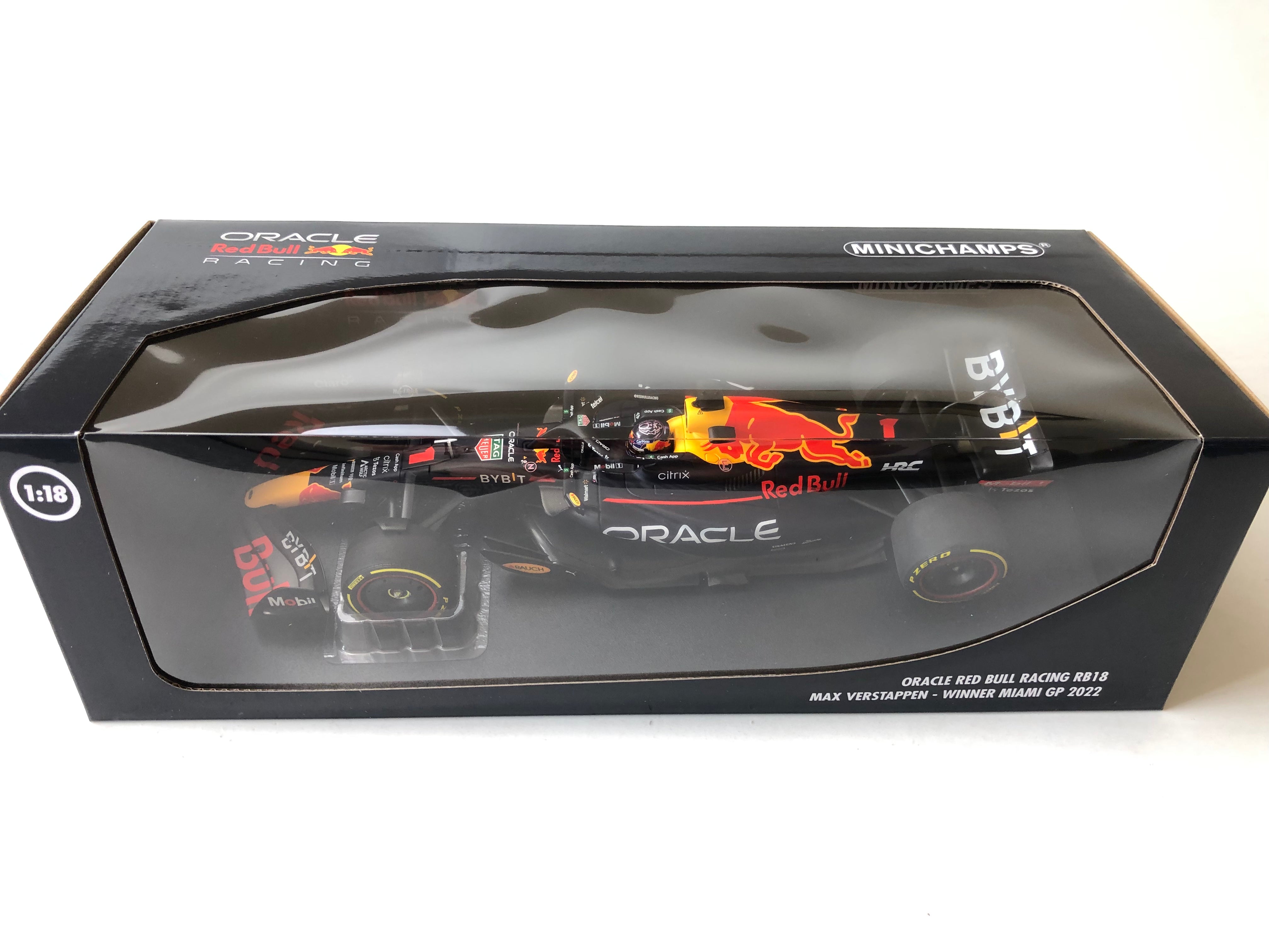 Minichamps 1:18 scale 2022 Red Bull RB18 #1 Max Verstappen