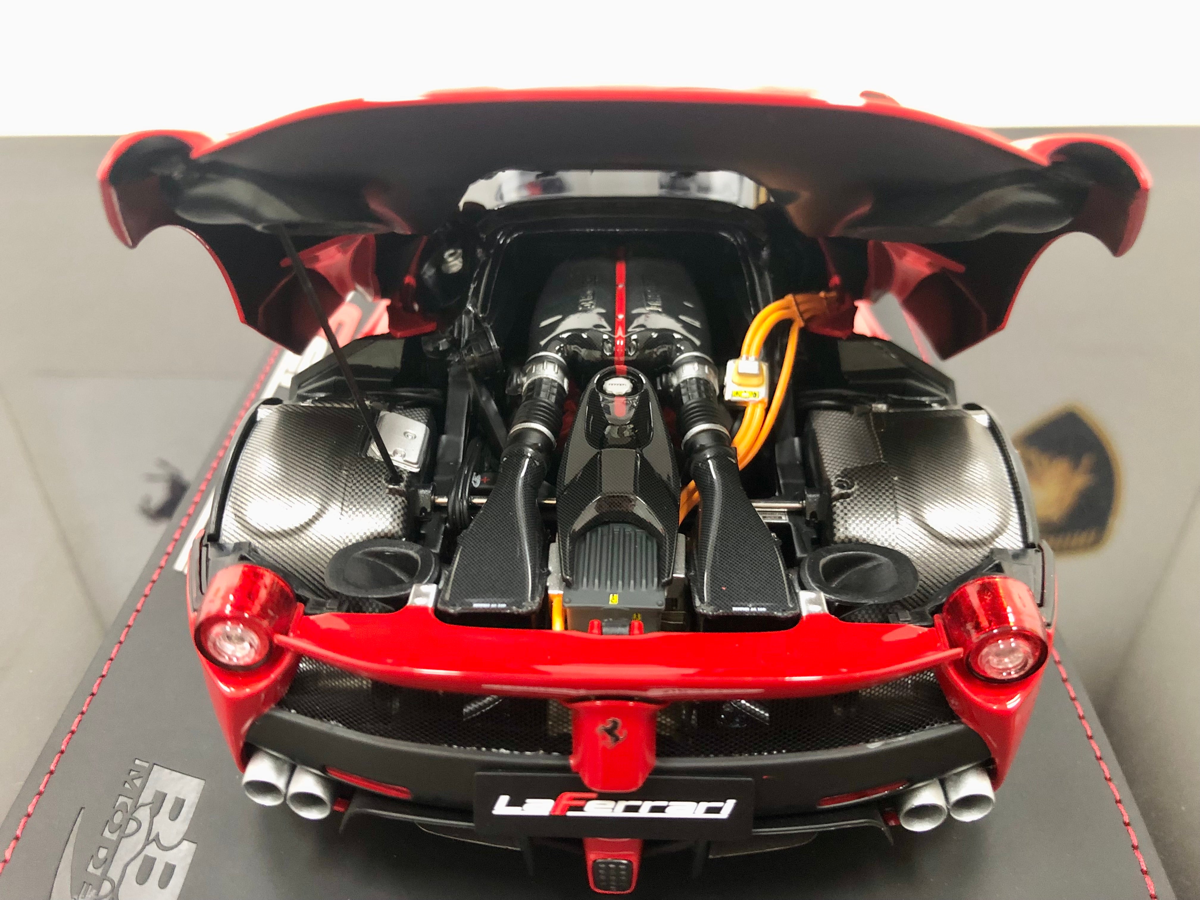BBR La Ferrari escala 1:18 Diecast Red con techo negro
