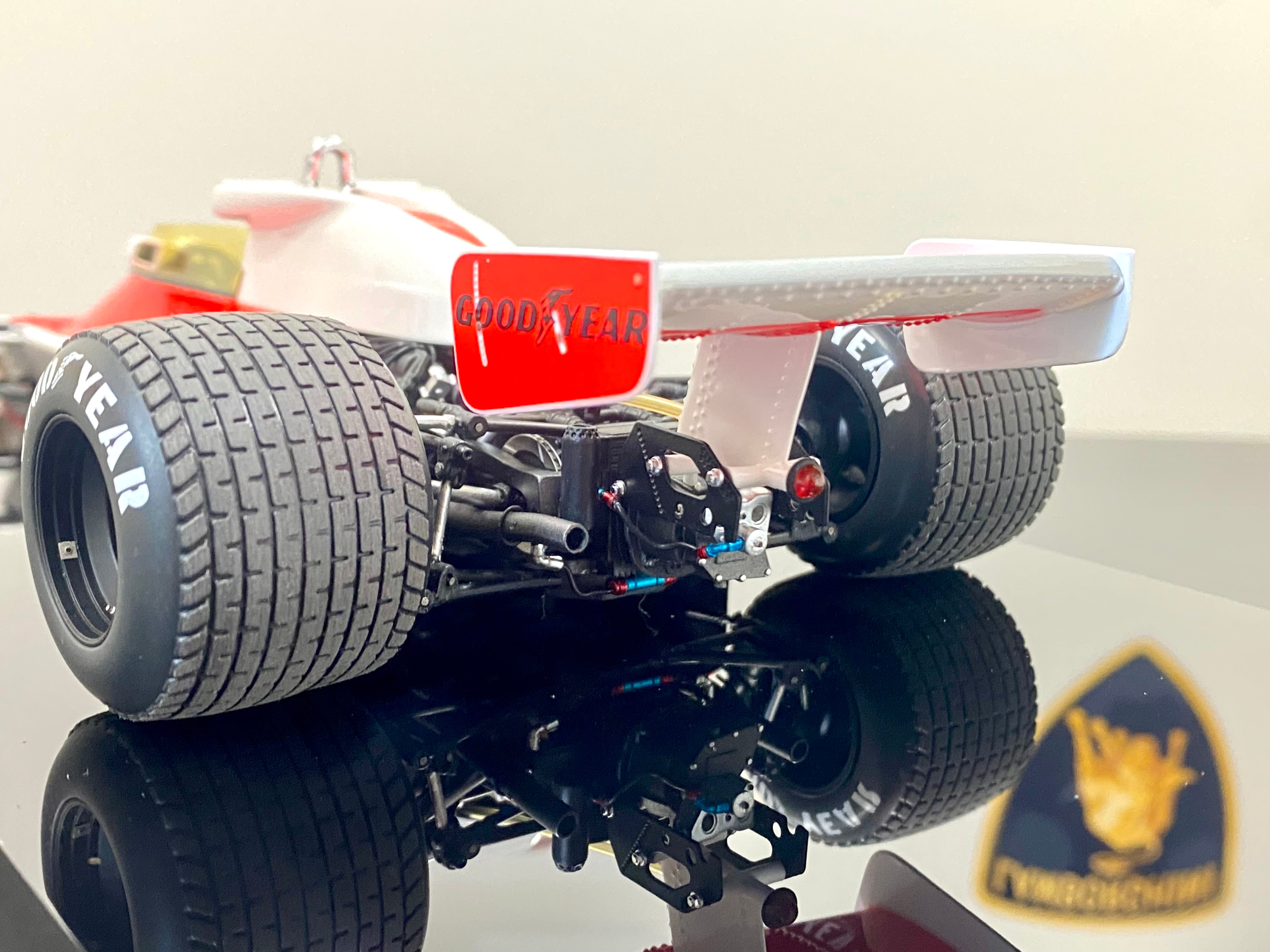 Amalgam 1:18 scale McLaren M23D 1976 James Hunt