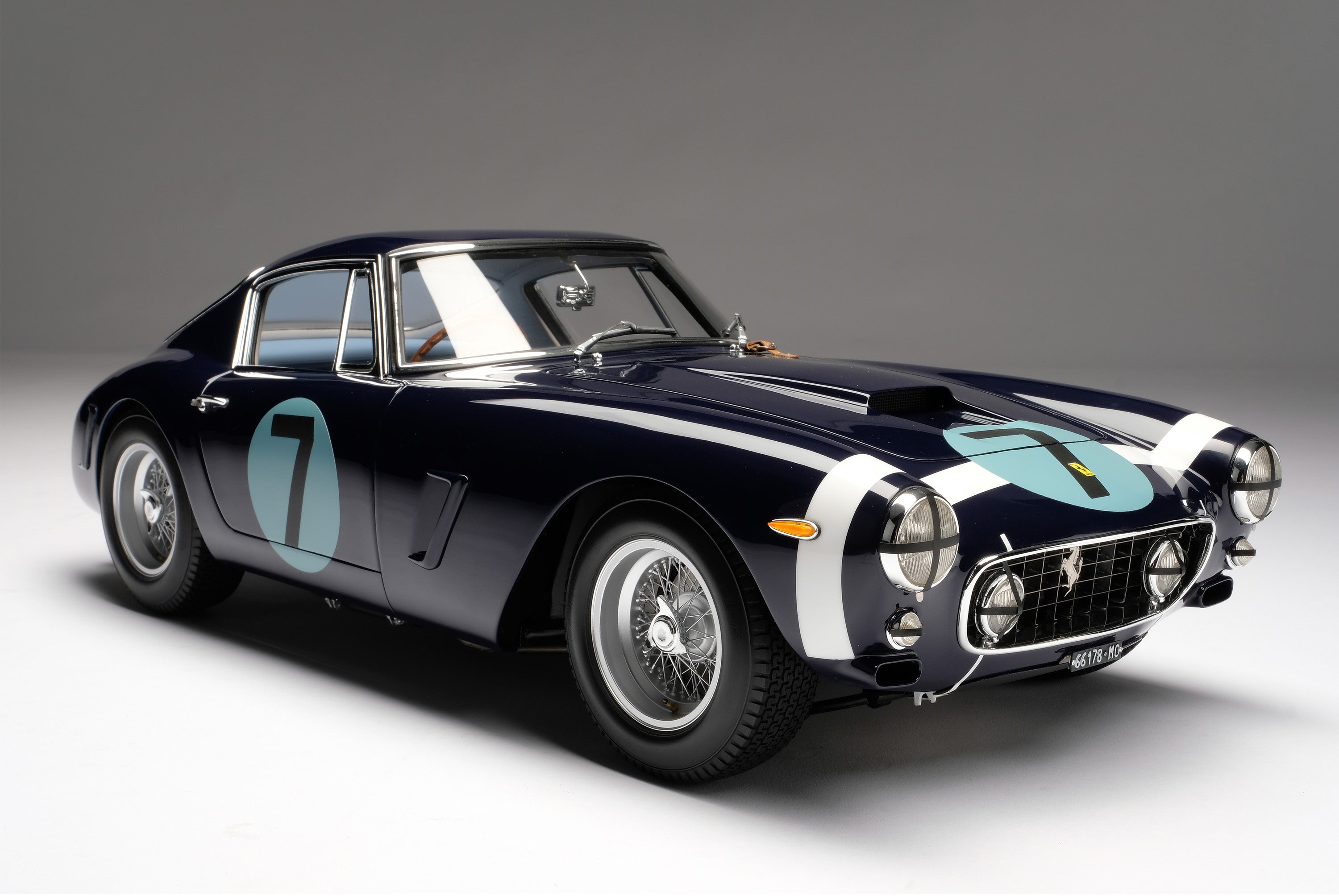 Amalgam 1:8 scale Ferrari 250 SWB Goodwood TT 1961 Stirling Moss