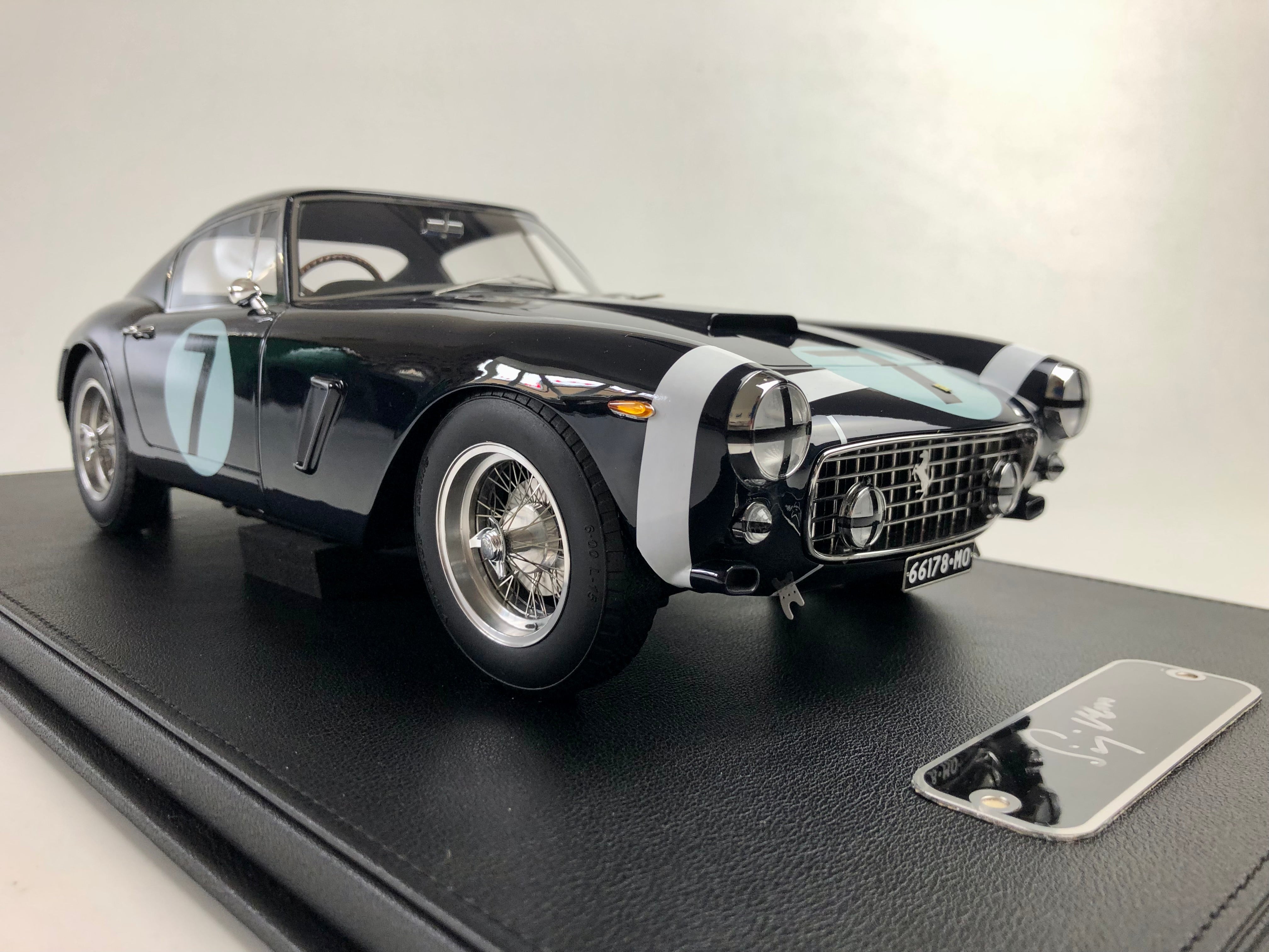 Escala 1:12 1961 Ferrari 250GT SWB Stirling Moss