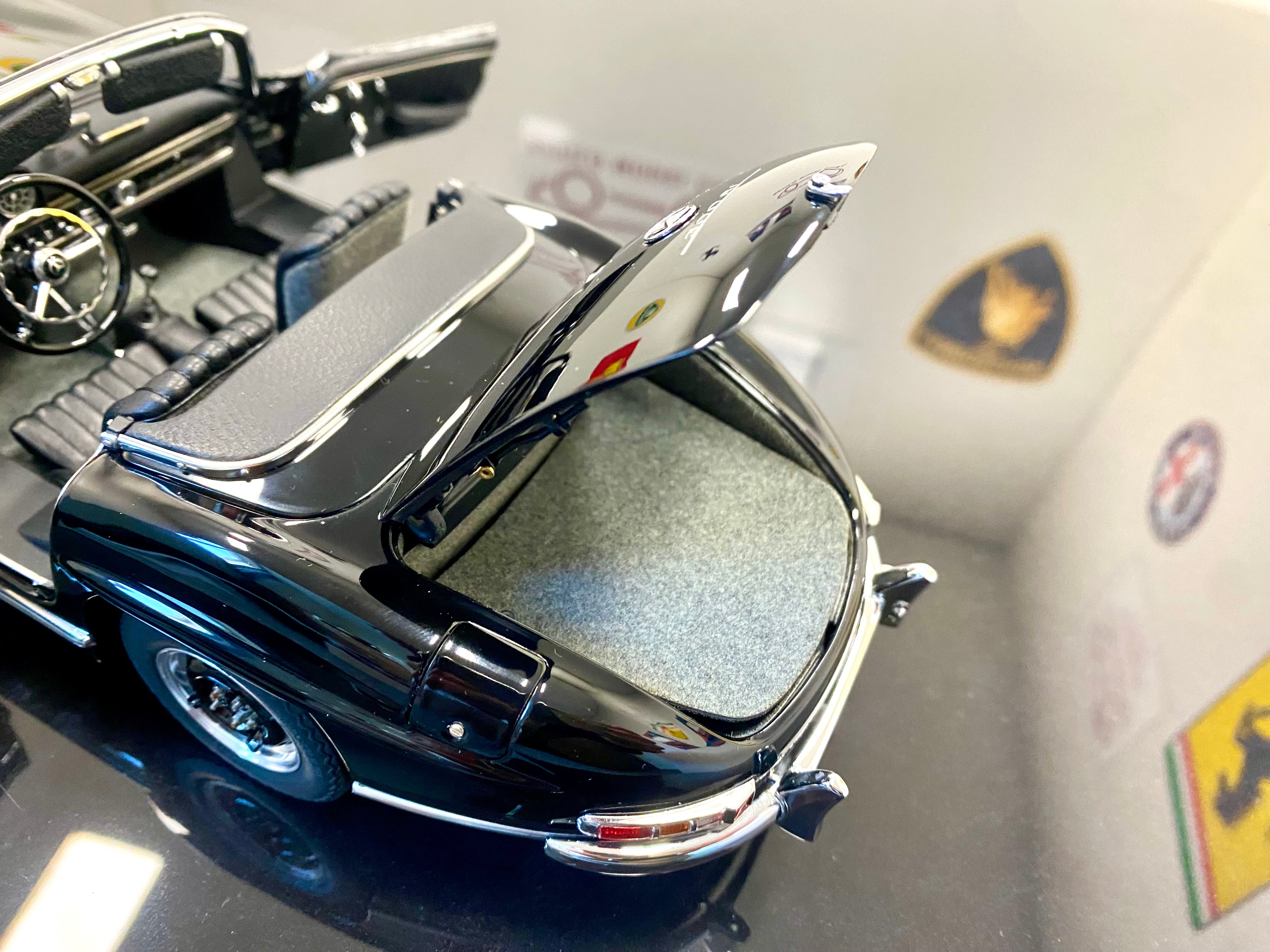 CMC 1:18 Mercedes 300SL M293 Black open top roadster