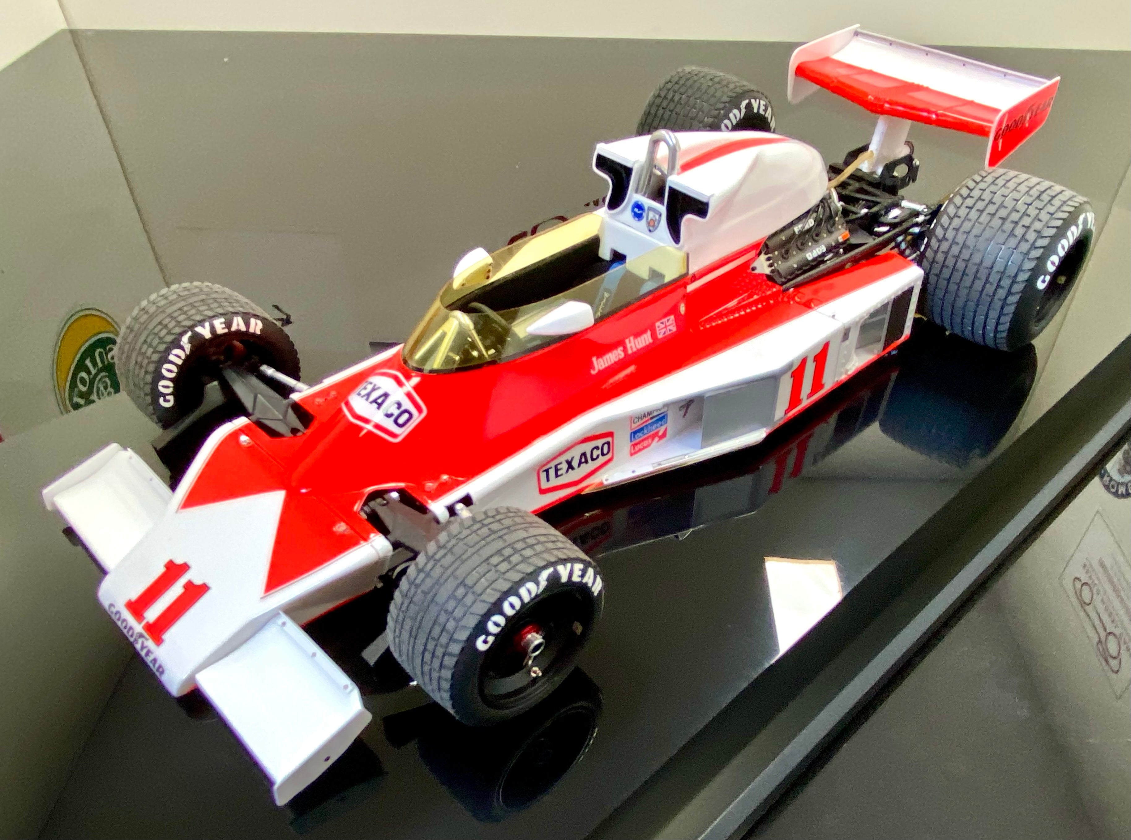 Amalgam 1:18 scale McLaren M23D 1976 James Hunt
