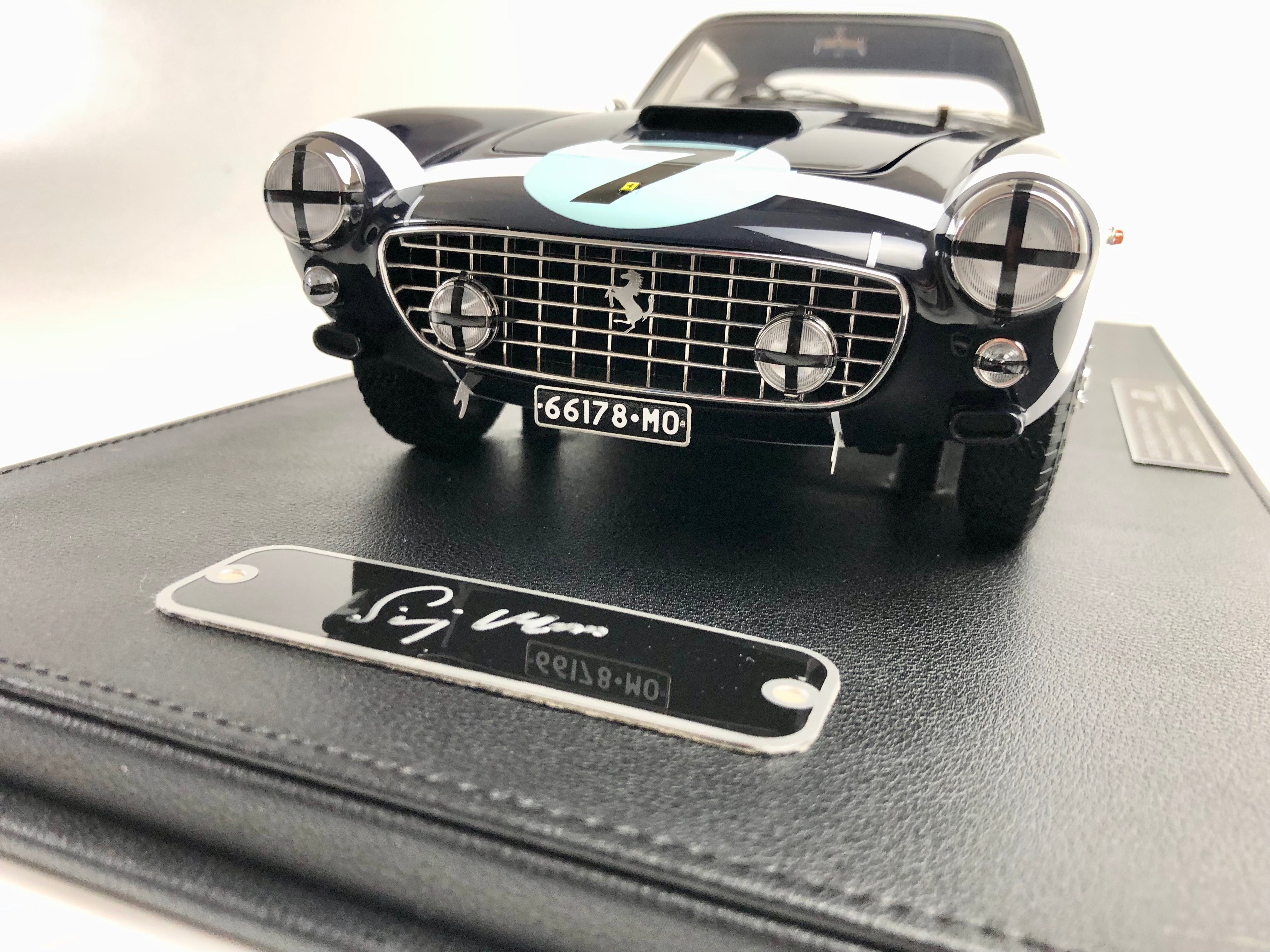 Escala 1:12 1961 Ferrari 250GT SWB Stirling Moss
