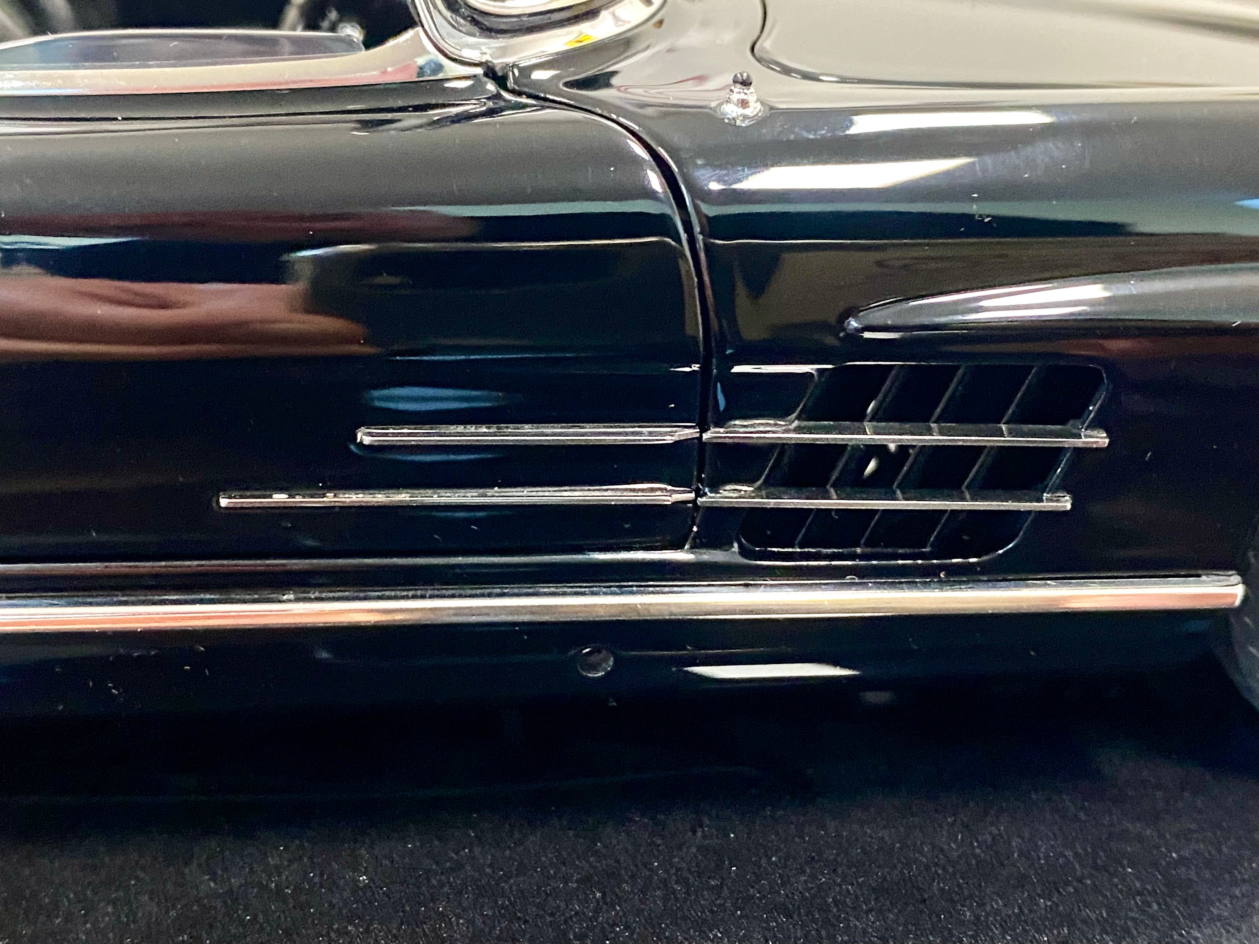 CMC 1:18 Mercedes 300SL M293 Black open top roadster