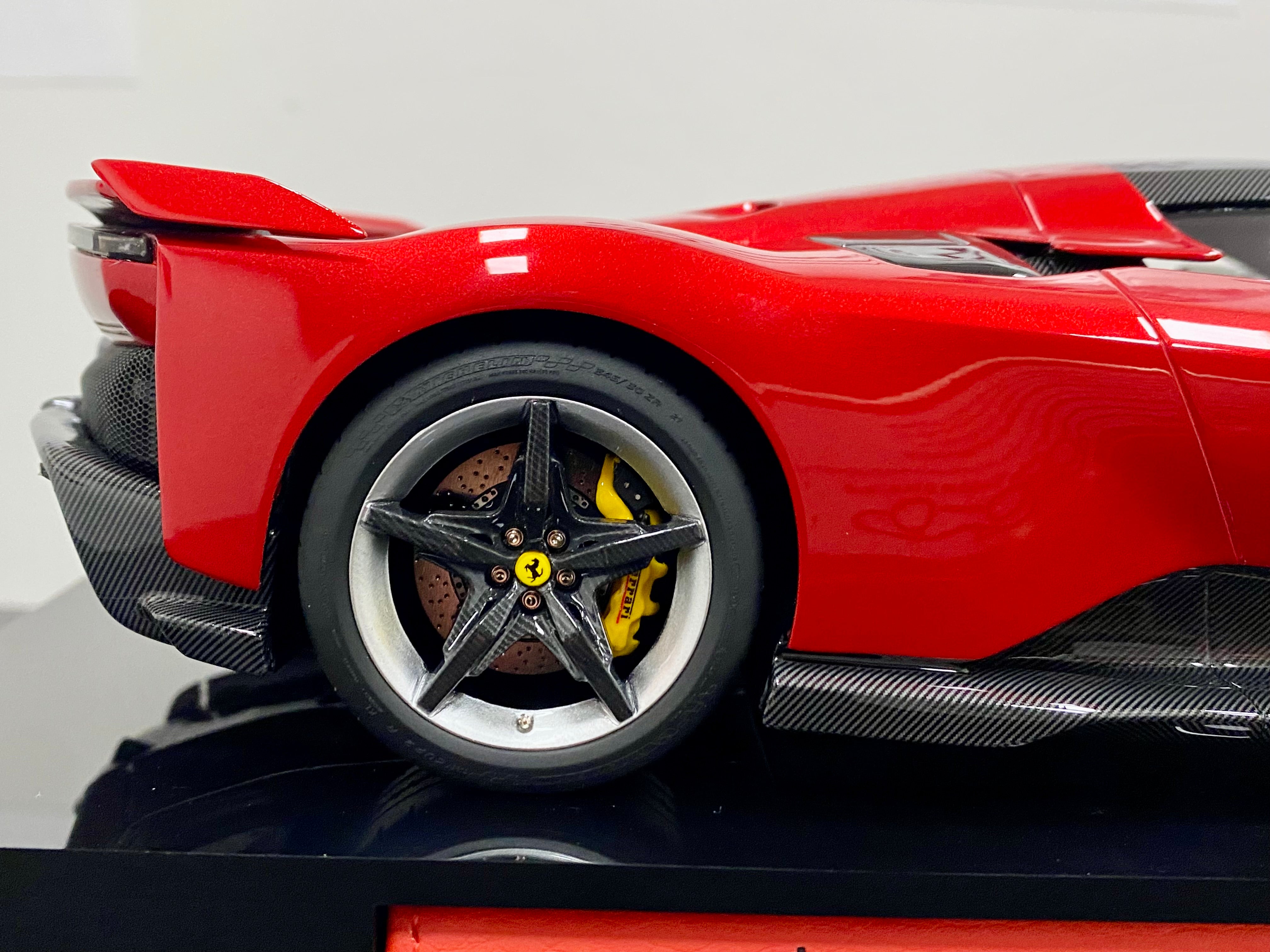 Amalgam Ferrari F80 1:18 scale
