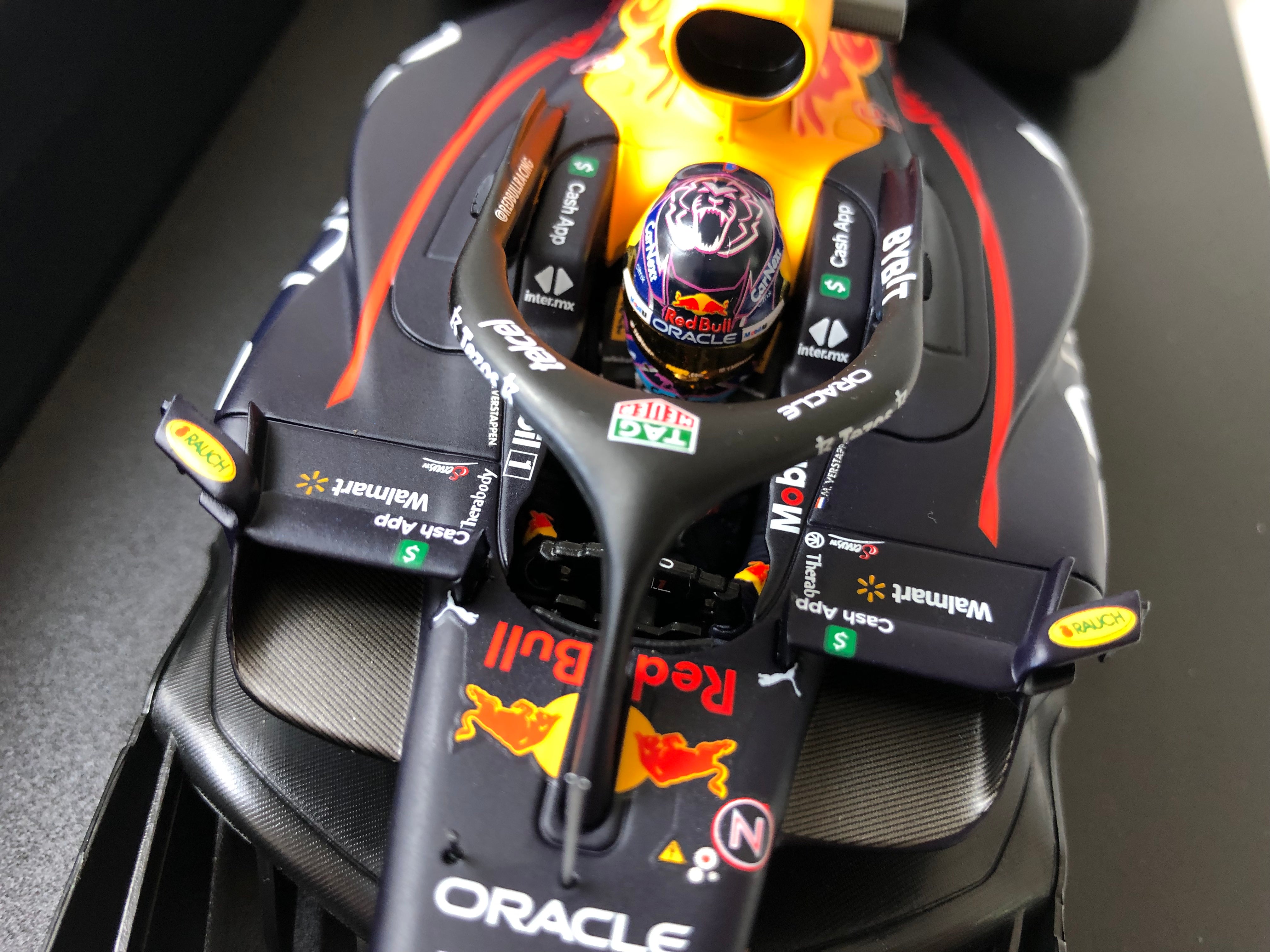 Spark escala 1:18 2022 Red Bull RB18 #1 Max Verstappen