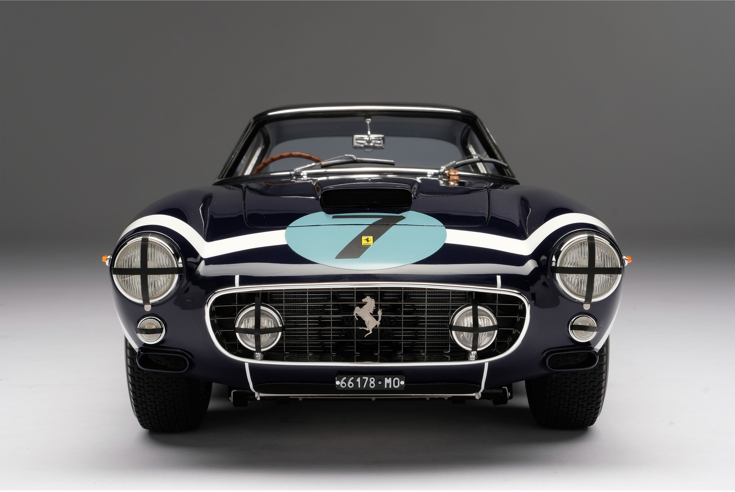Amalgam 1:8 scale Ferrari 250 SWB Goodwood TT 1961 Stirling Moss