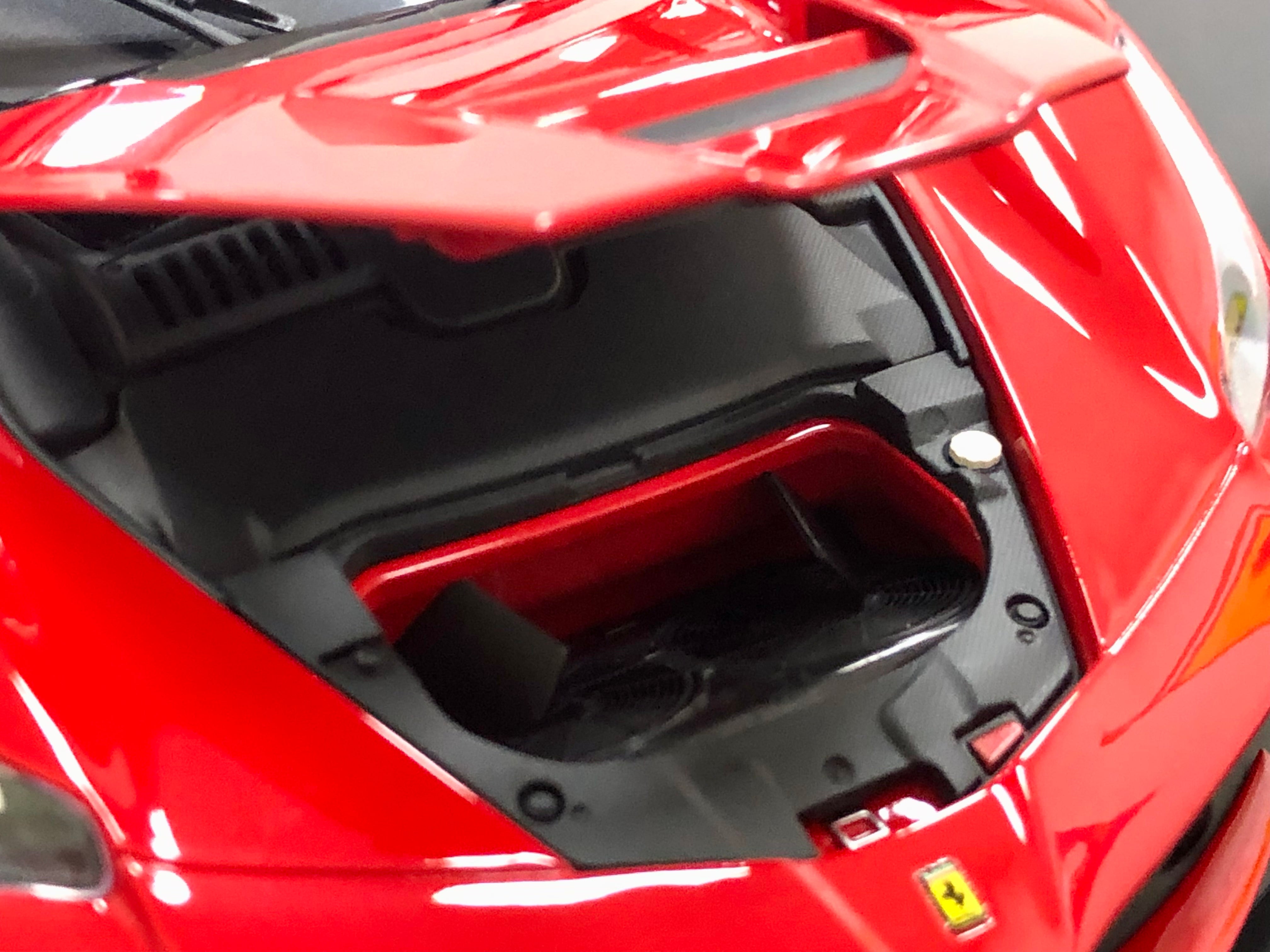 BBR La Ferrari escala 1:18 Diecast Red con techo negro