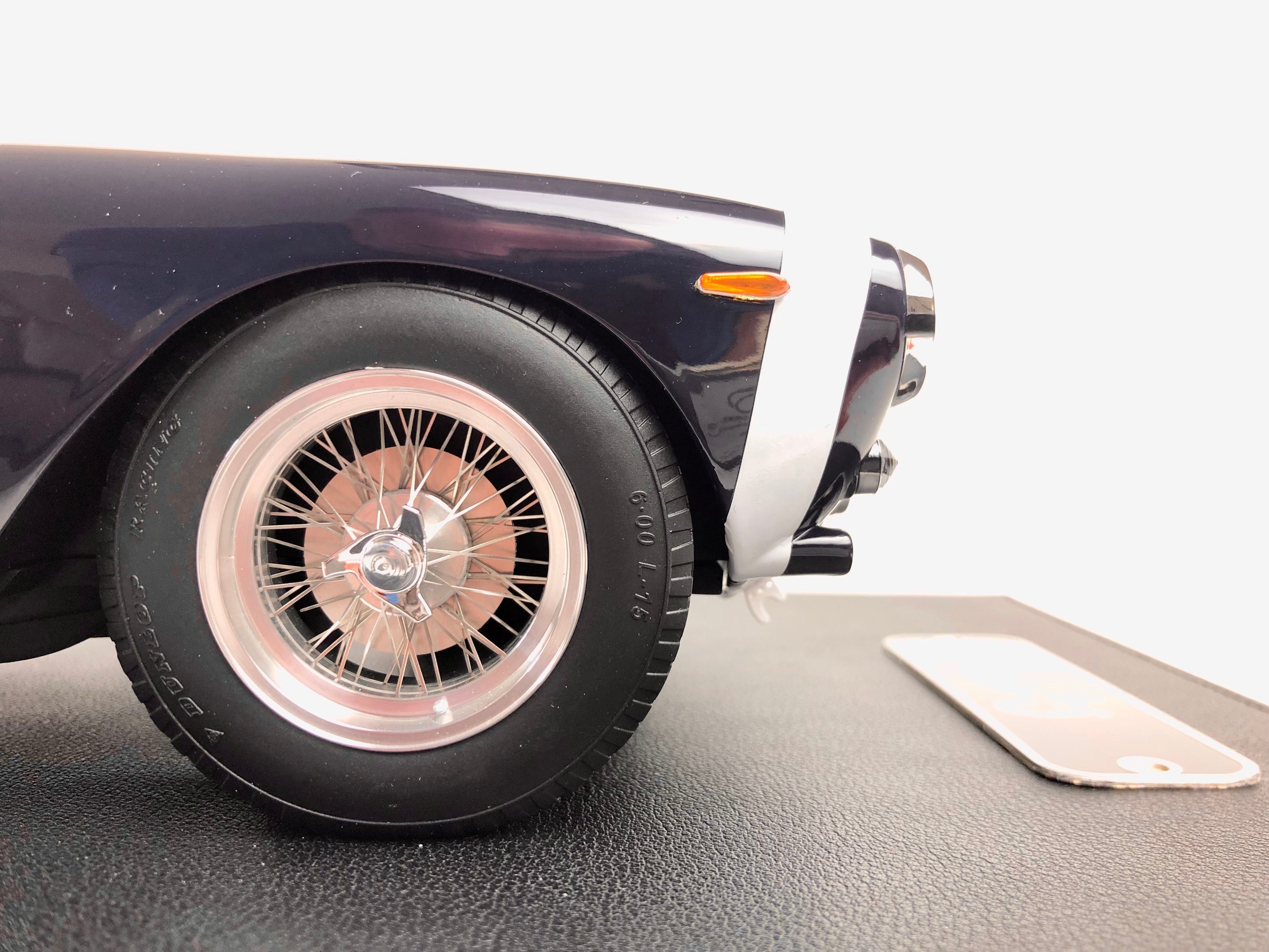Escala 1:12 1961 Ferrari 250GT SWB Stirling Moss