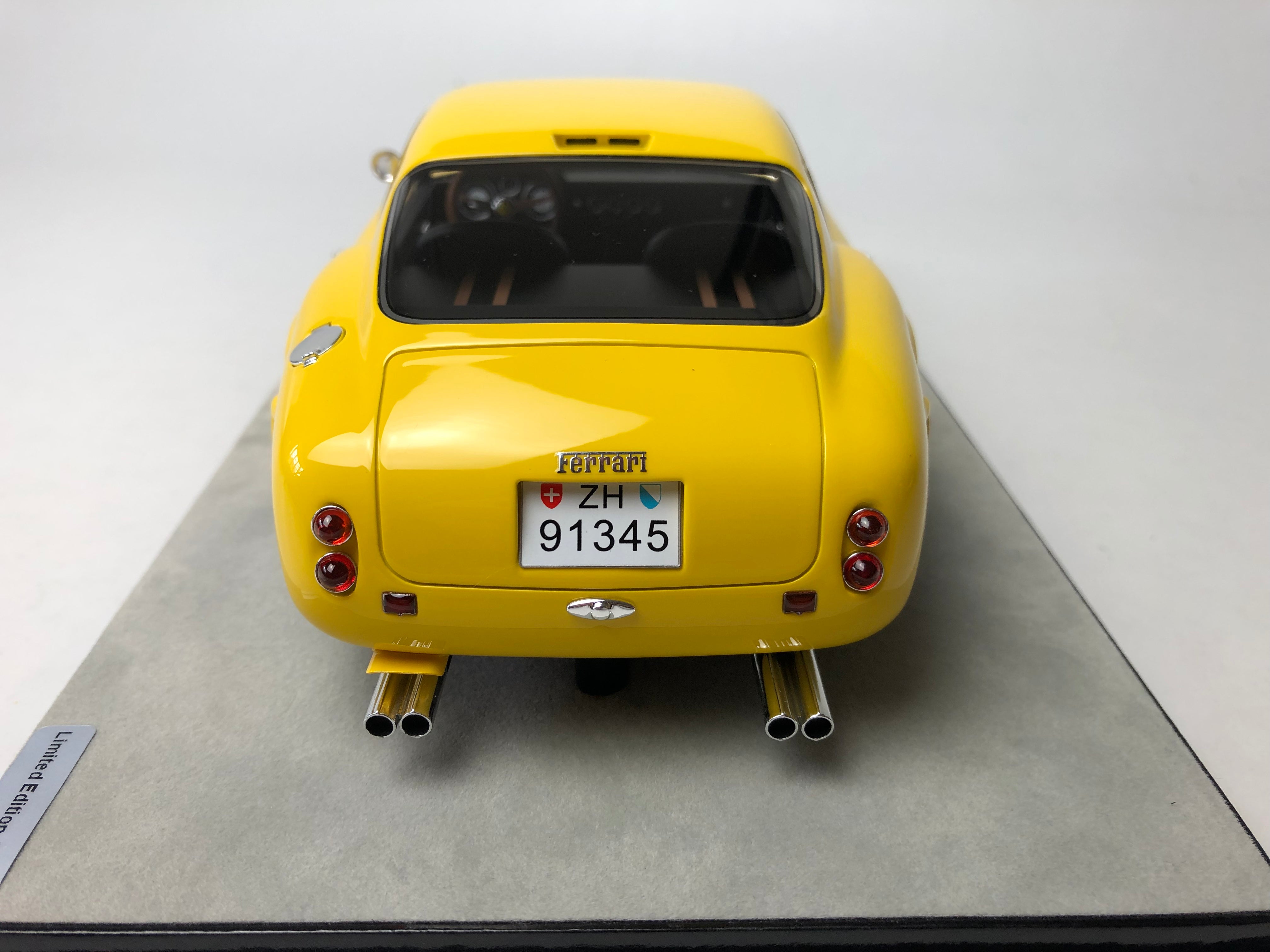 Ferrari 250 SWB Competizione Giallo Modena 1:18 scale