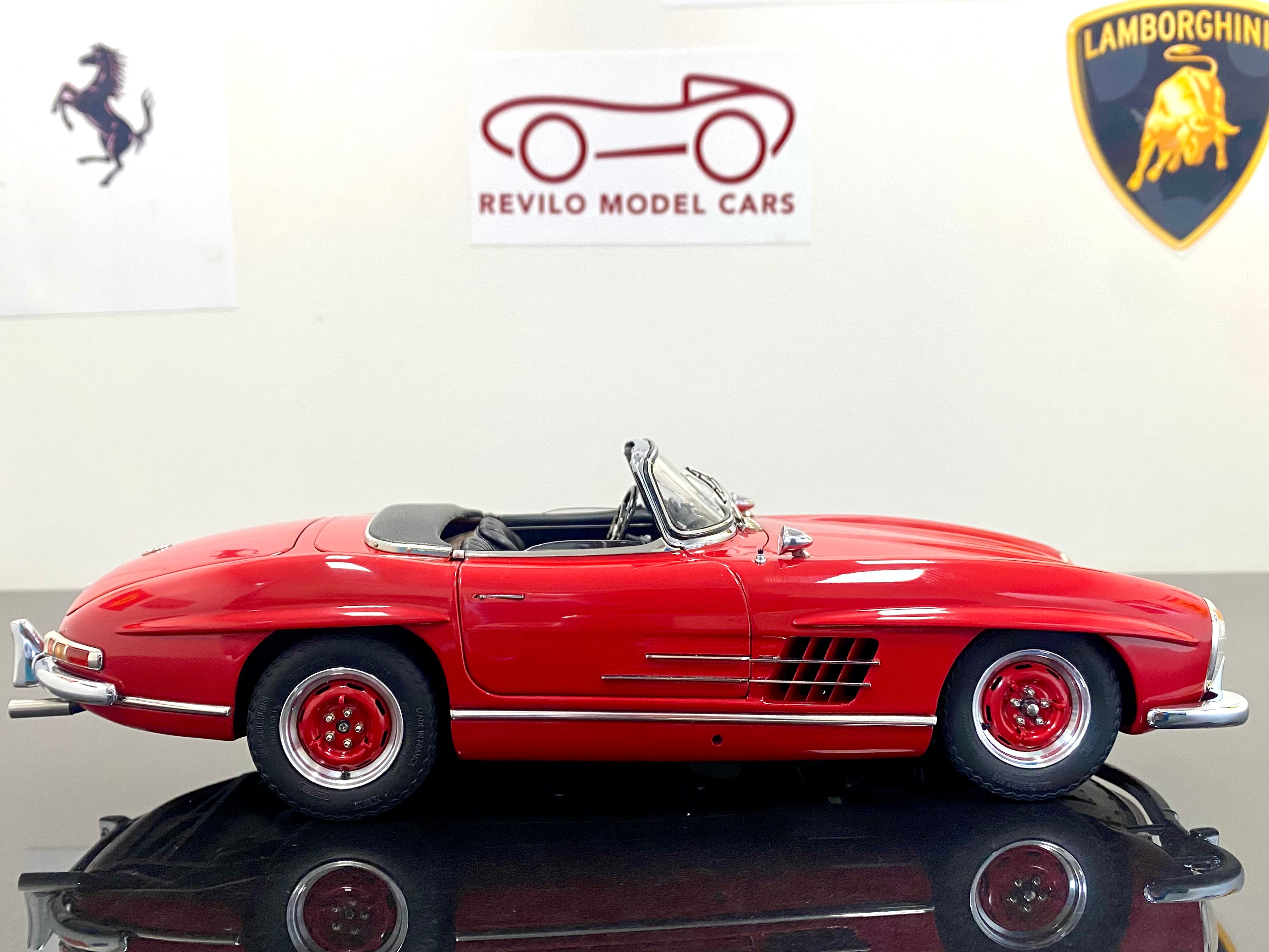 CMC 1:18 Mercedes 300 SL Roadster open top M282