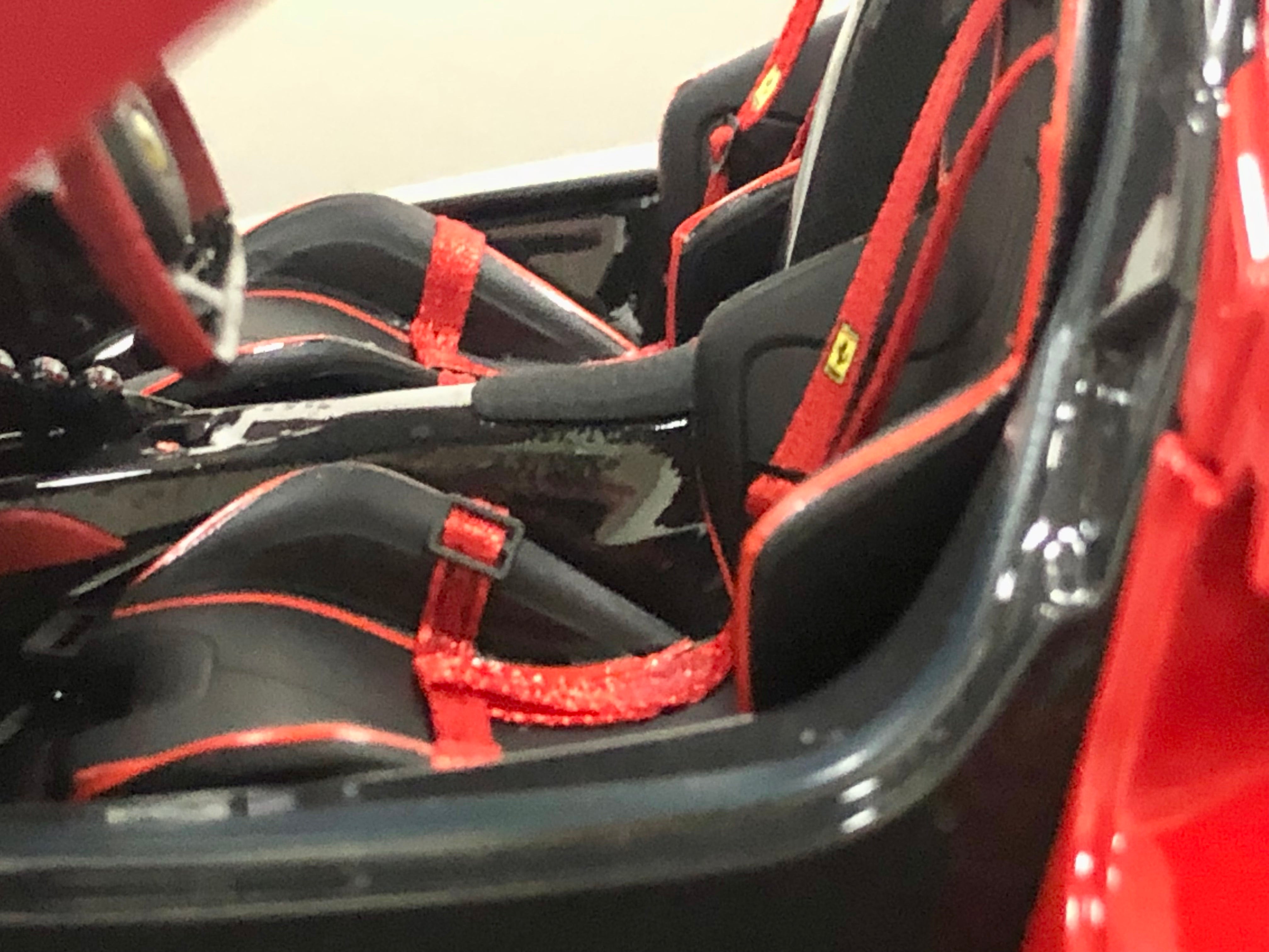 BBR La Ferrari escala 1:18 Diecast Red con techo negro