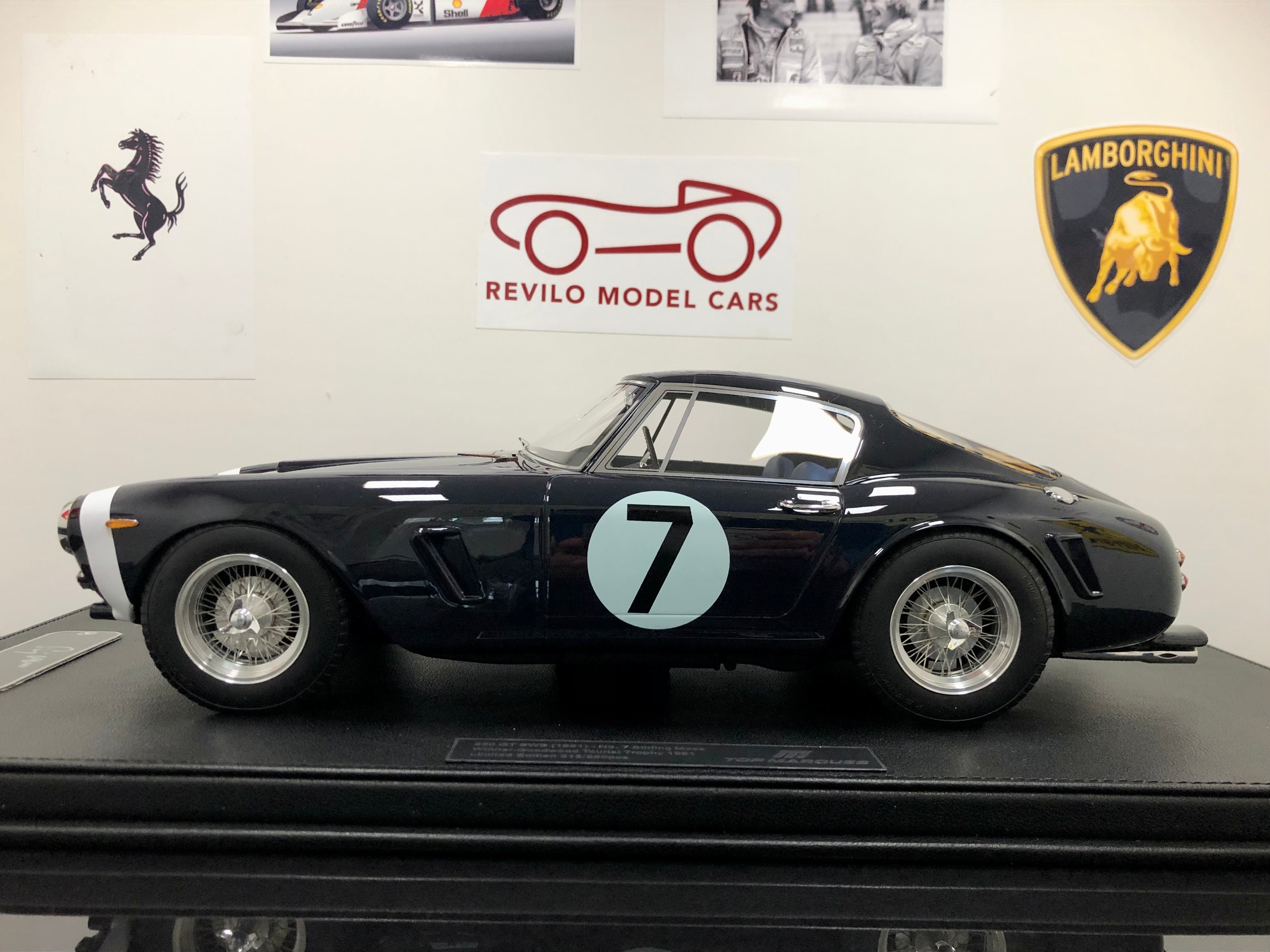 Escala 1:12 1961 Ferrari 250GT SWB Stirling Moss