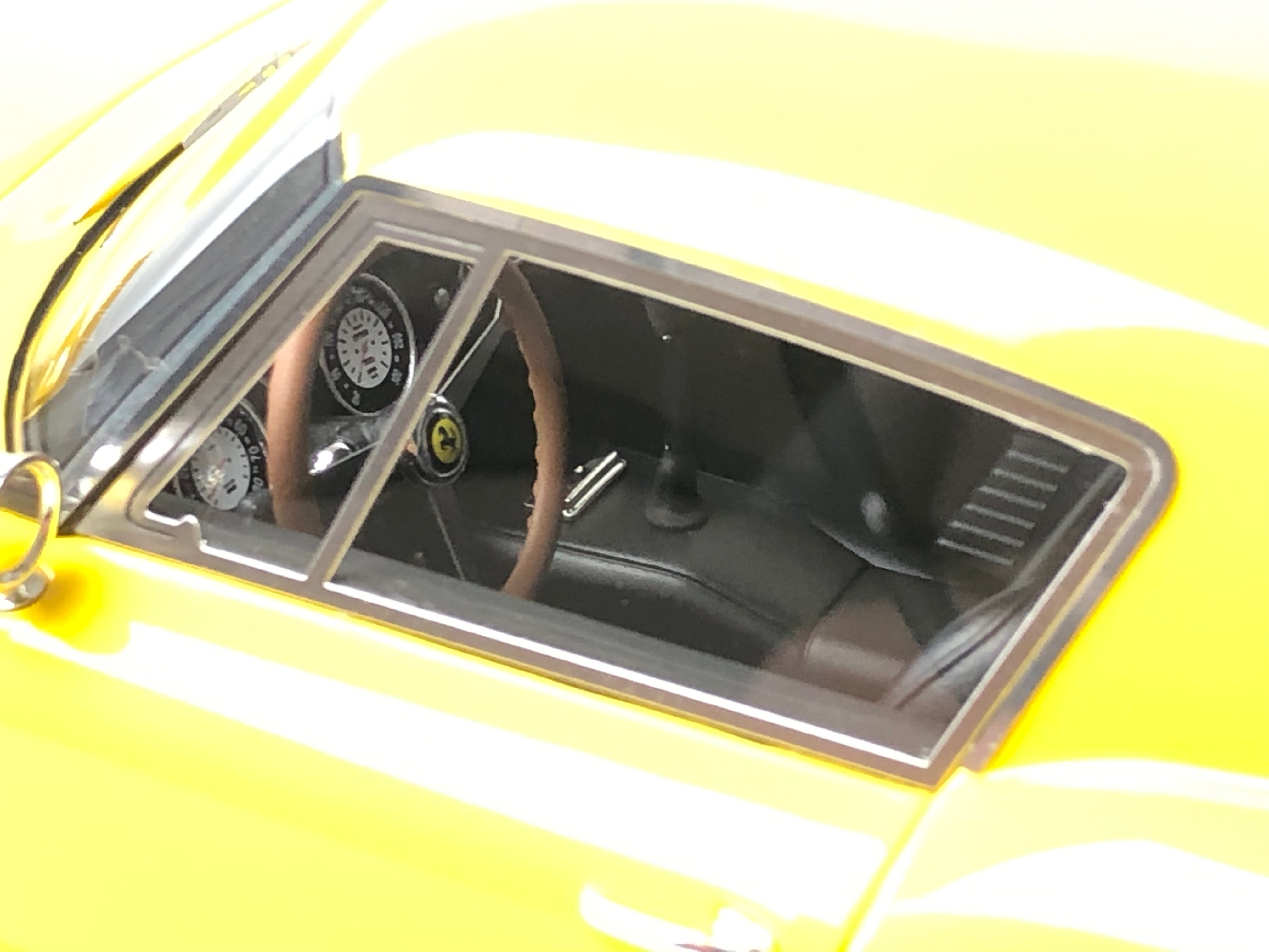 Ferrari 250 SWB Competizione Giallo Modena 1:18 scale