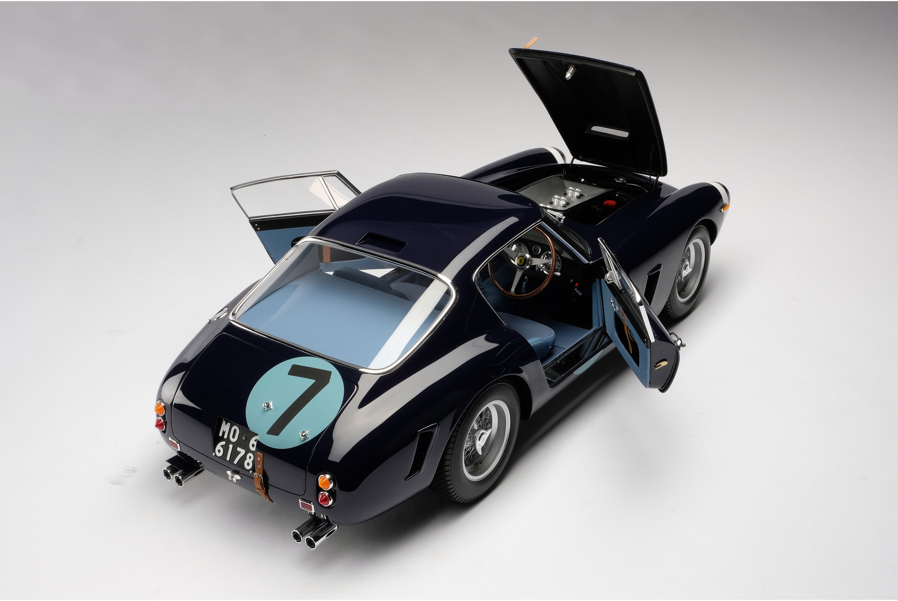 Amalgam 1:8 scale Ferrari 250 SWB Goodwood TT 1961 Stirling Moss