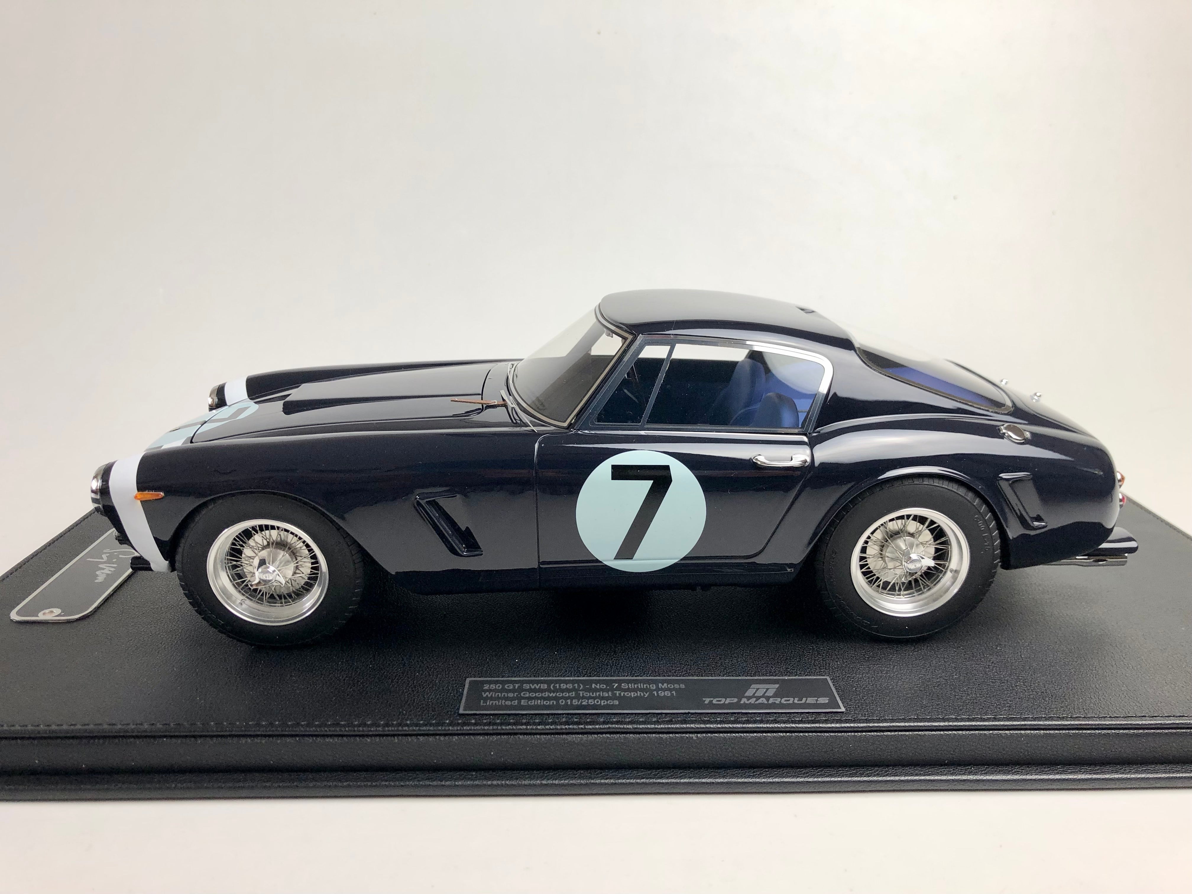 Escala 1:12 1961 Ferrari 250GT SWB Stirling Moss