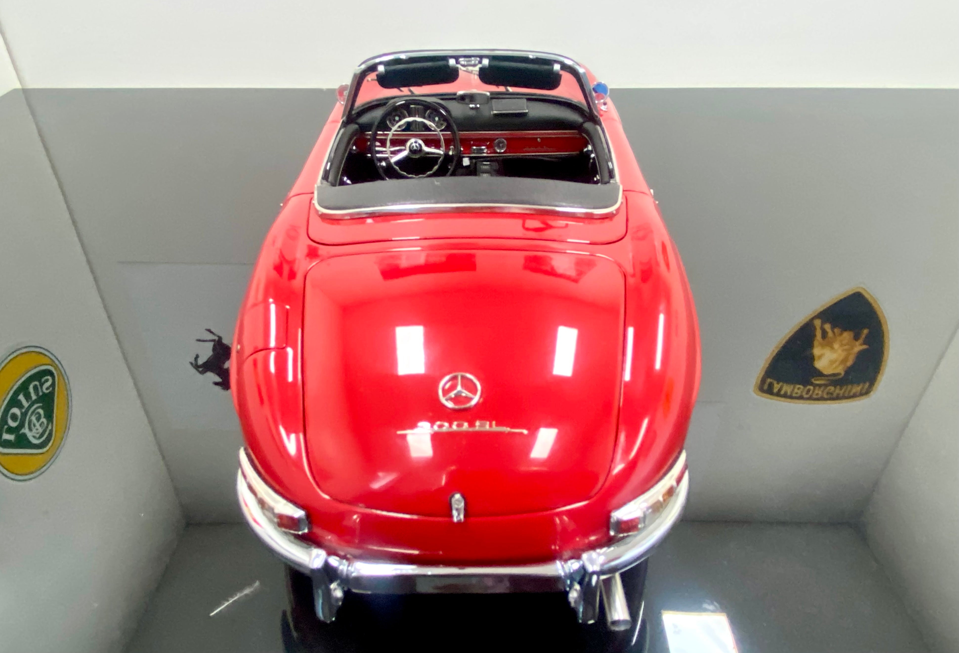 CMC 1:18 Mercedes 300 SL Roadster open top M282