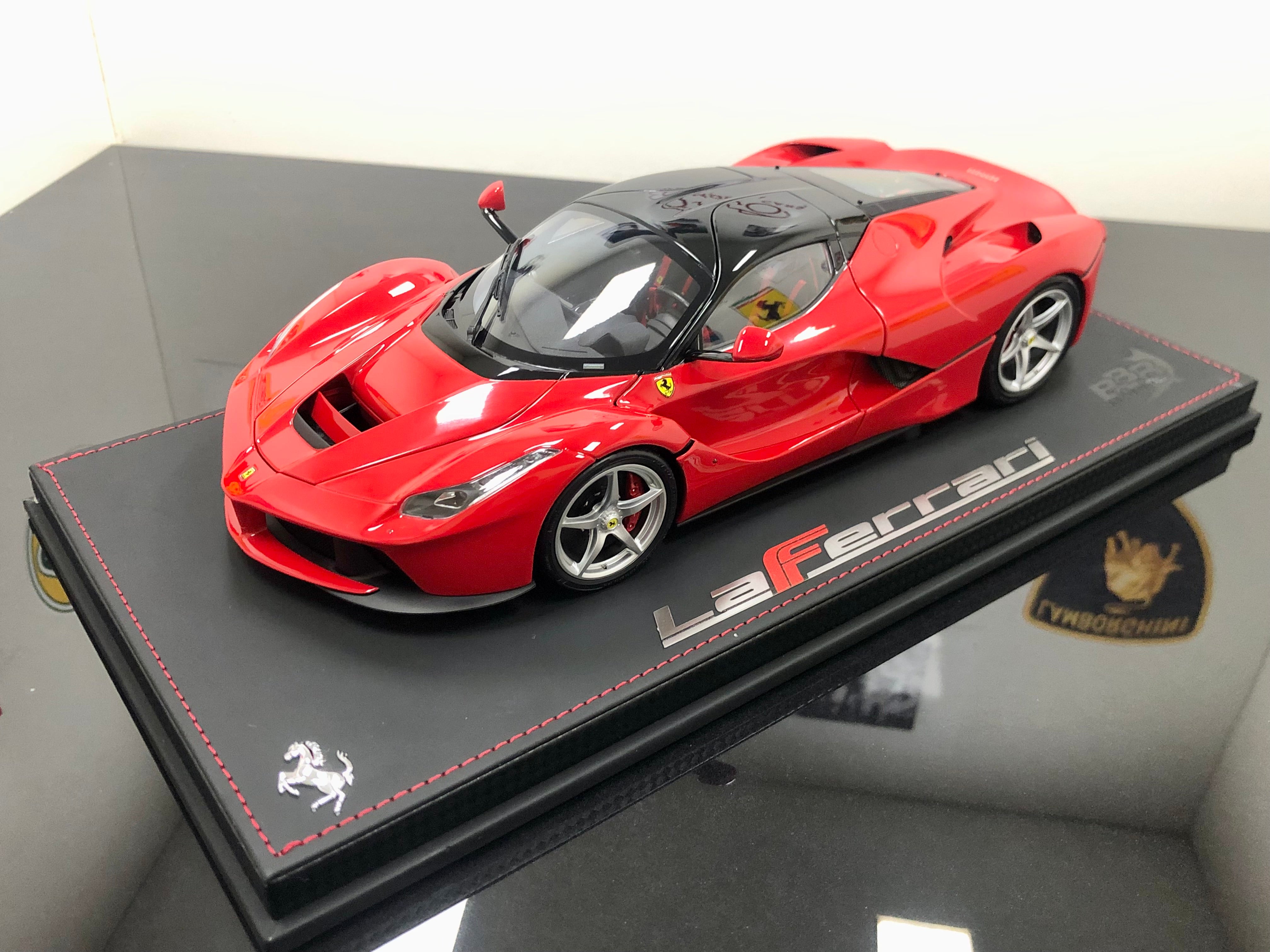 BBR La Ferrari escala 1:18 Diecast Red con techo negro